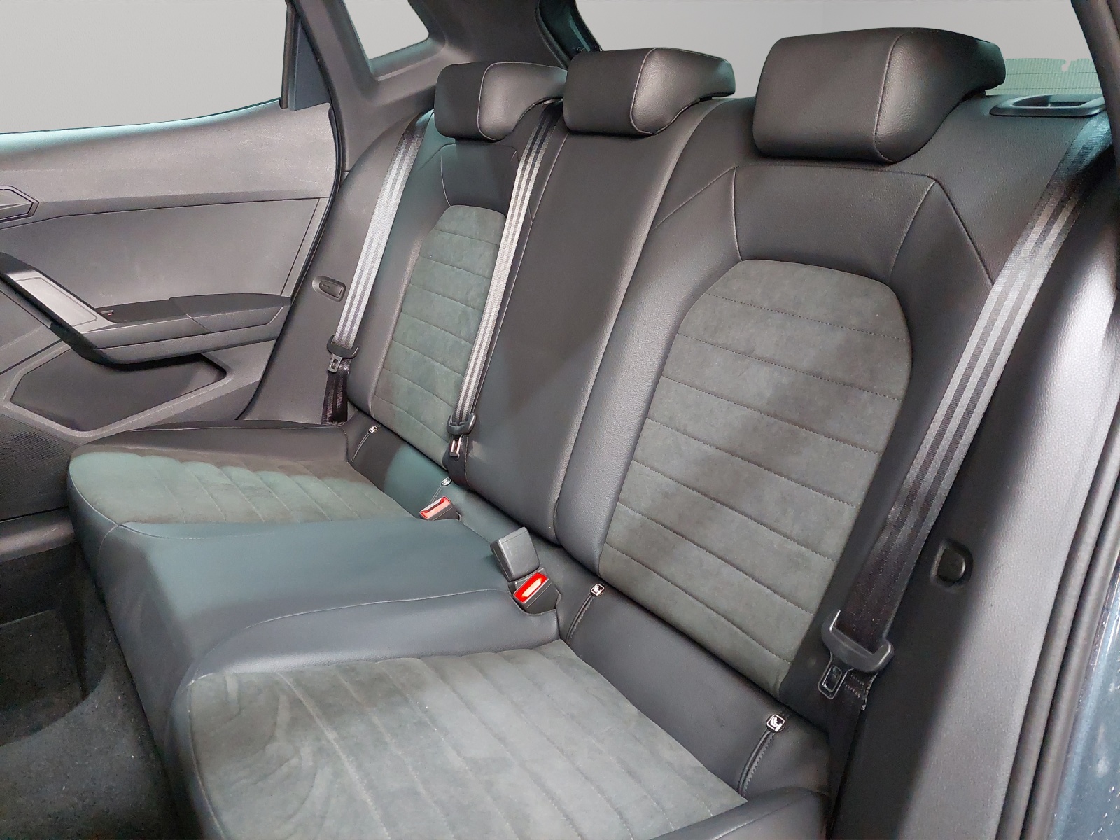 SEAT Ibiza 1.0 MPI Reference-image-7