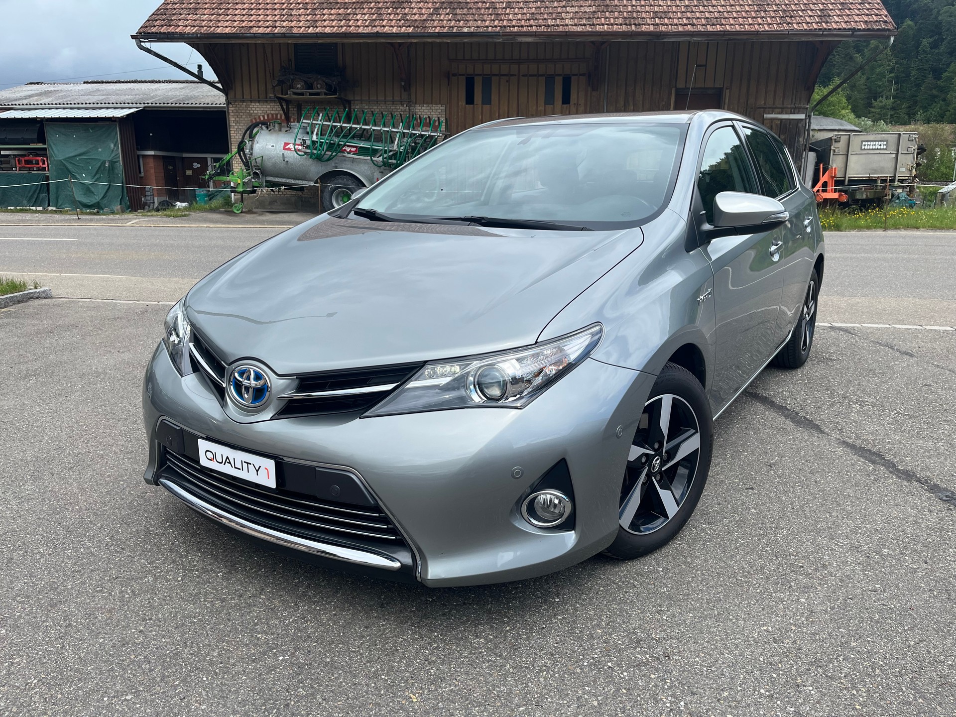 TOYOTA Auris 1.8 16V HSD Linea Sol
