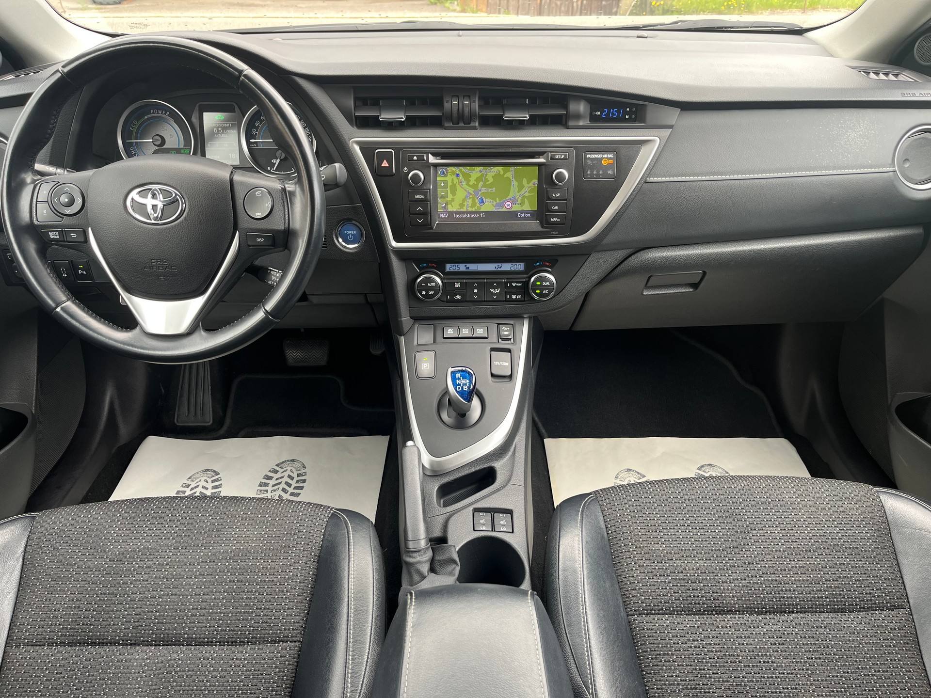 TOYOTA Auris 1.8 16V HSD Linea Sol-image-6