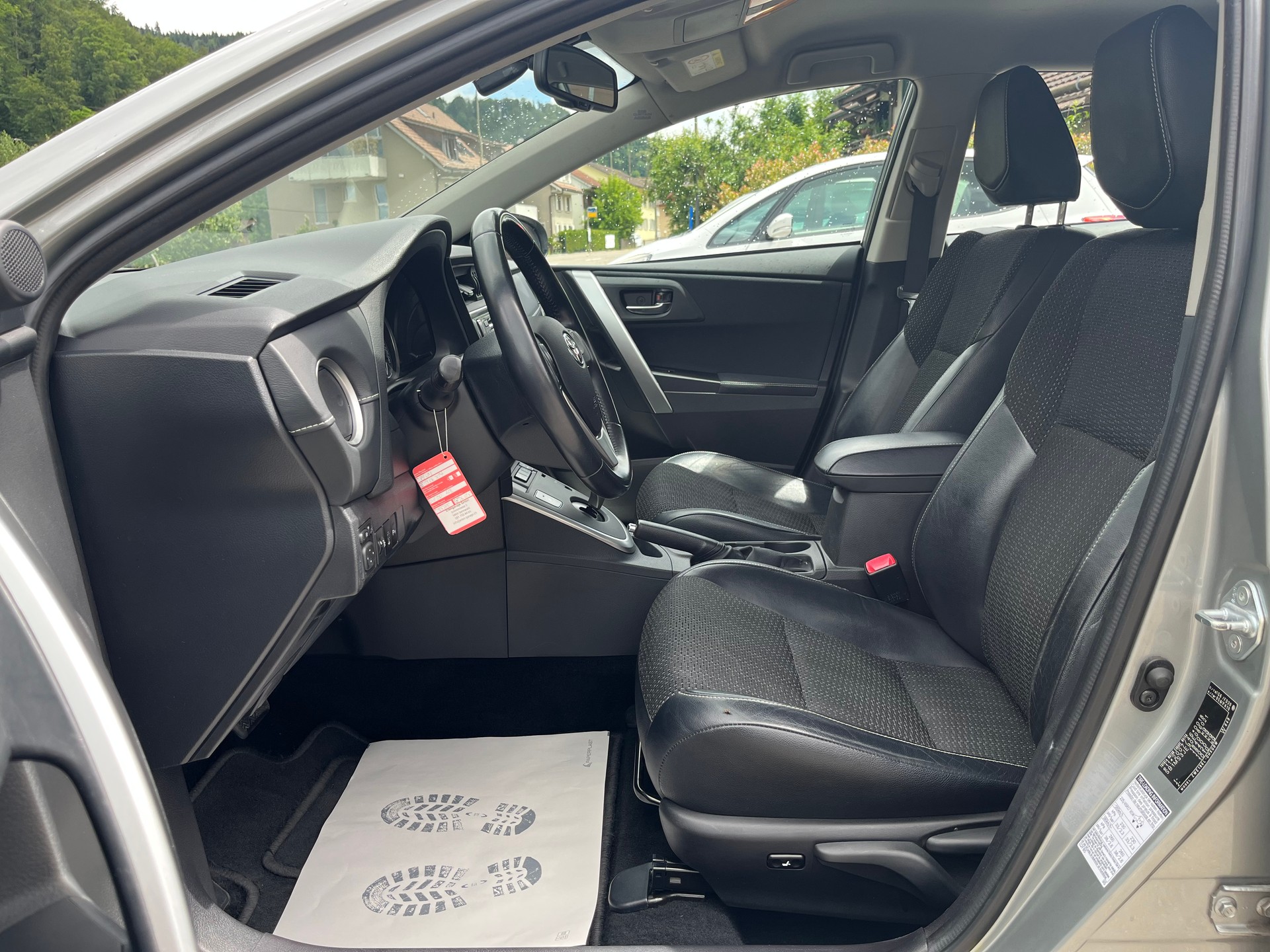 TOYOTA Auris 1.8 16V HSD Linea Sol-image-10