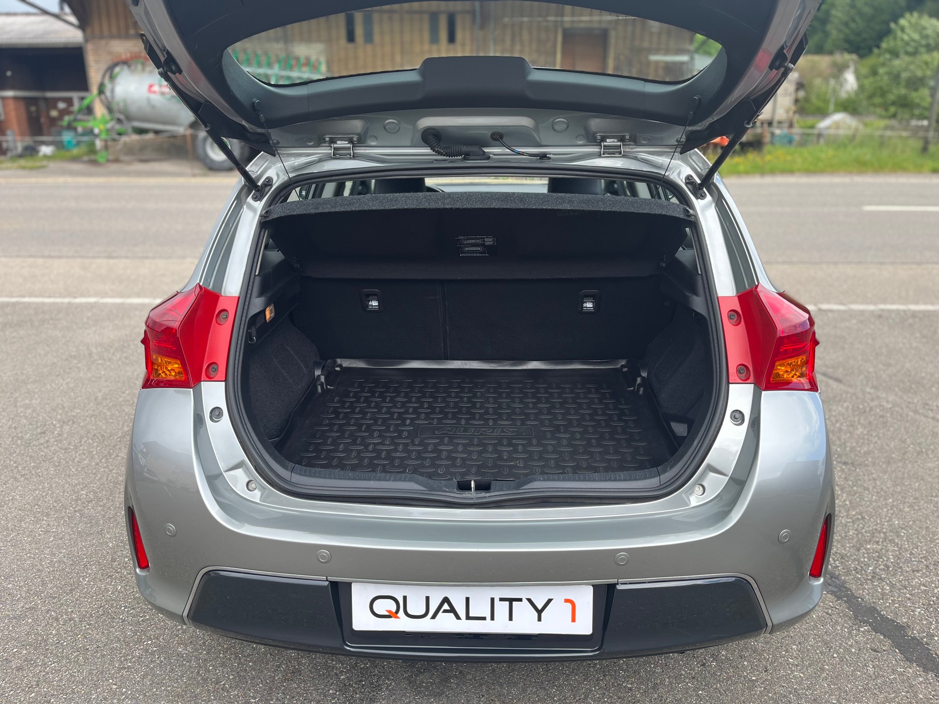 TOYOTA Auris 1.8 16V HSD Linea Sol-image-4