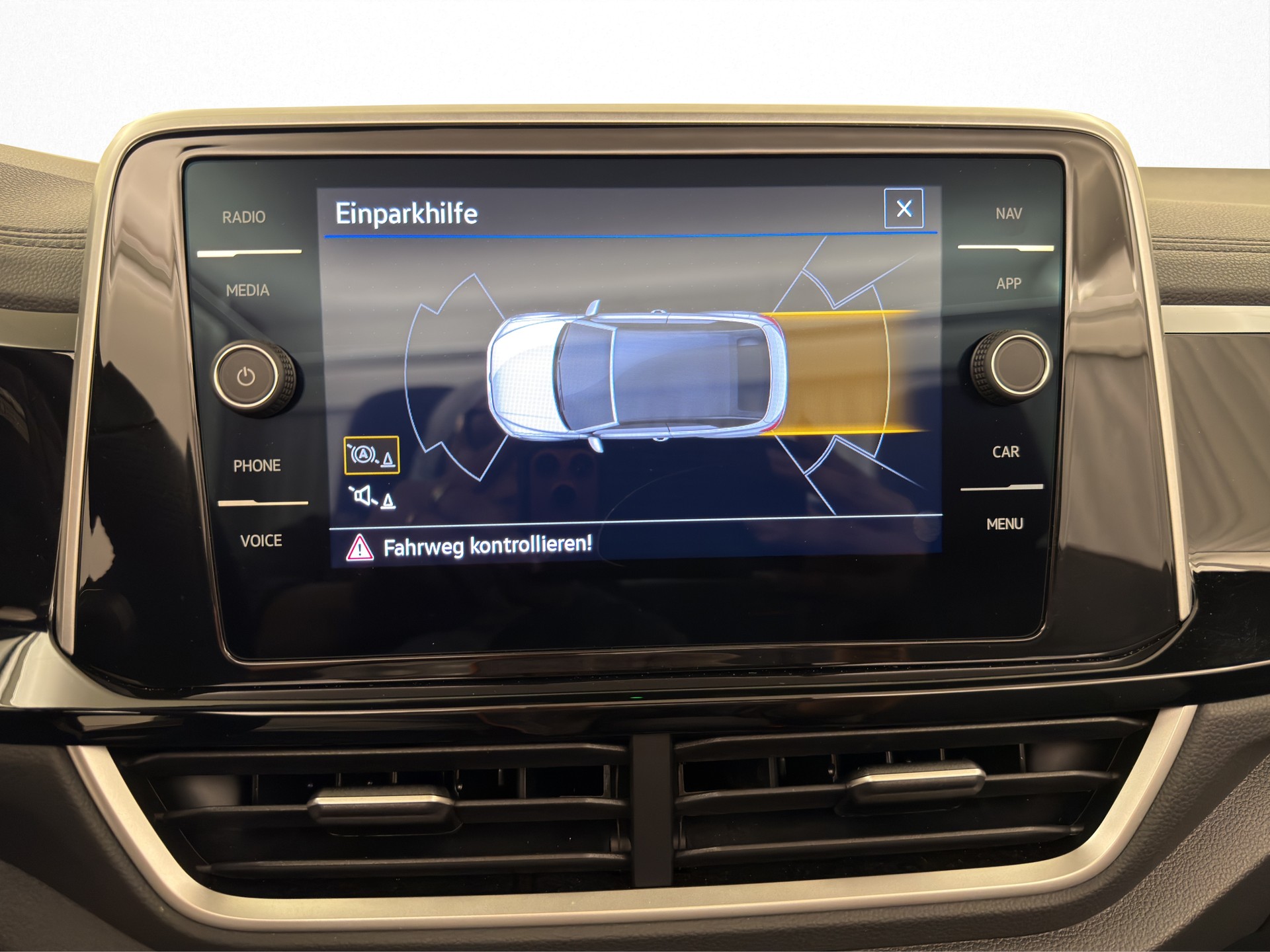 VW T-Roc Cabriolet 1.5 TSI R-Line-image-15