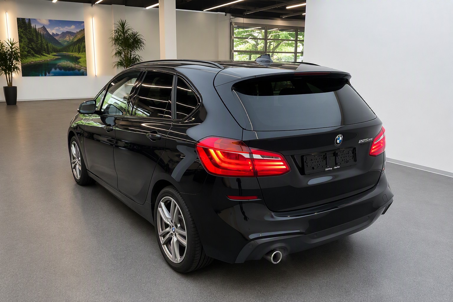 BMW 225xe iPerformance Active Tourer M Sport Steptronic-image-1