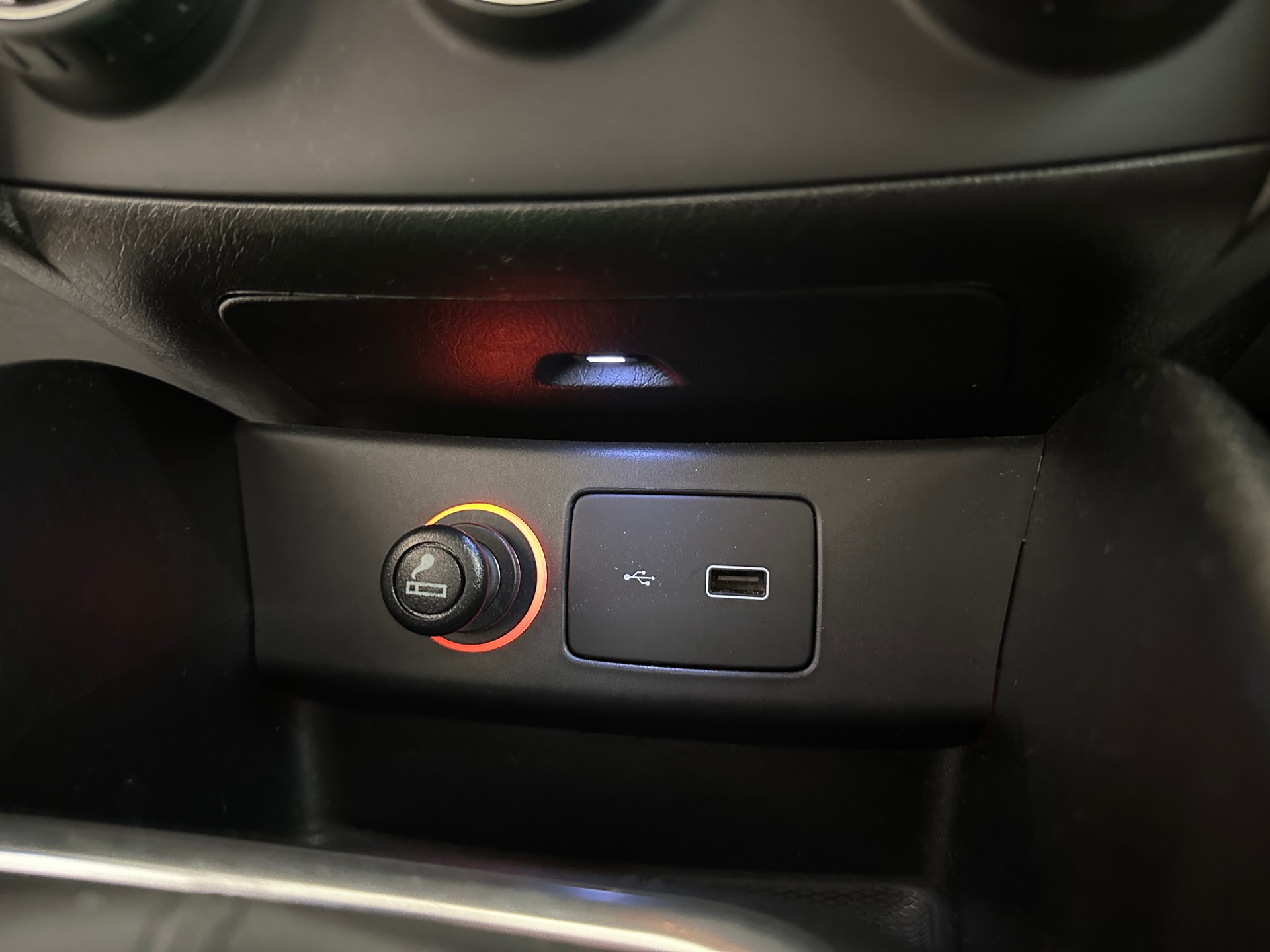 FIAT Tipo 1.6MJ Station Wagon Lounge DCT-image-22