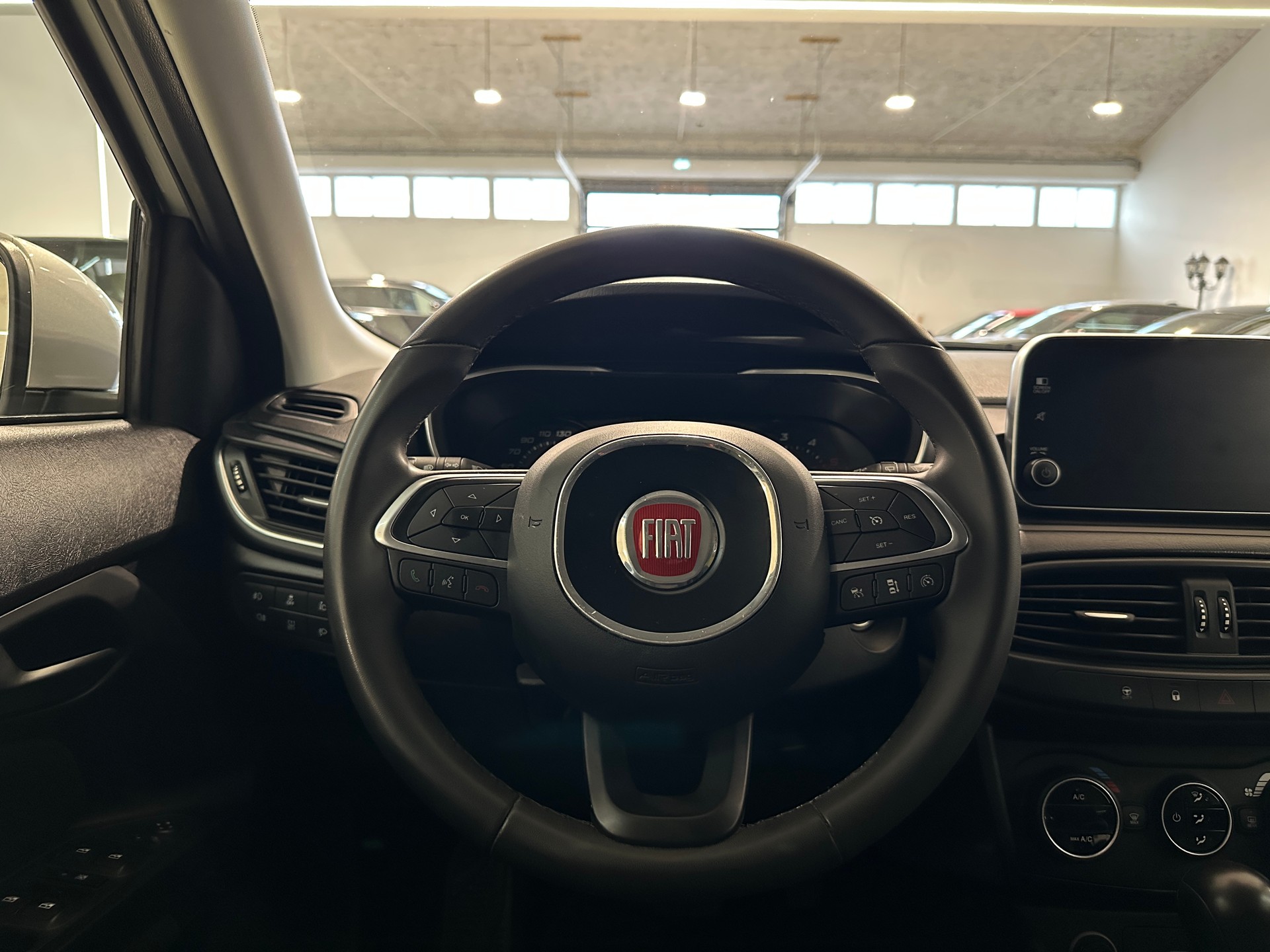 FIAT Tipo 1.6MJ Station Wagon Lounge DCT-image-23