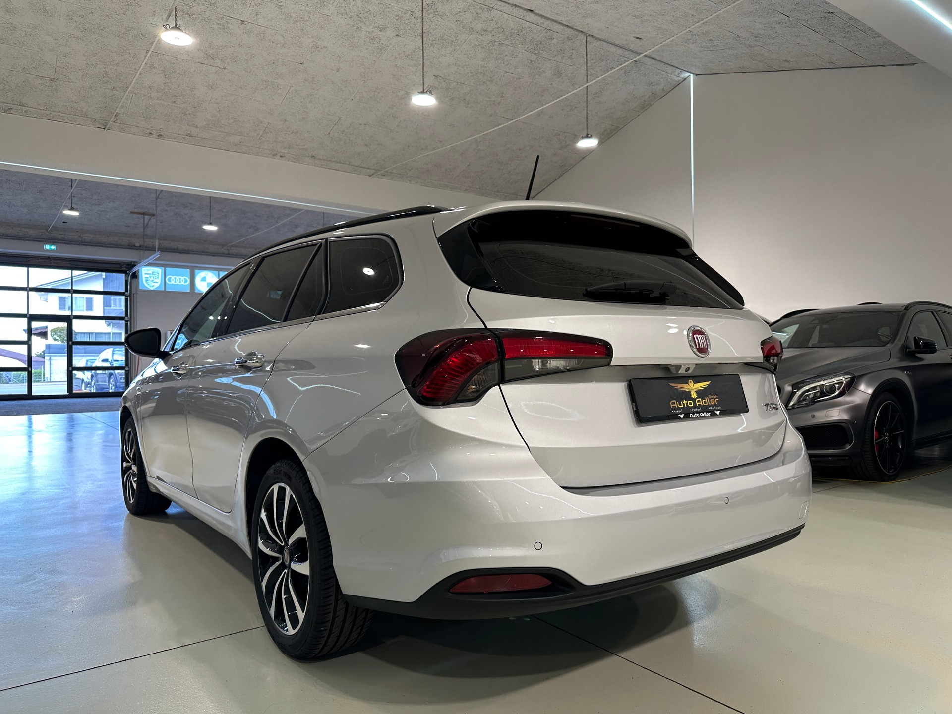 FIAT Tipo 1.6MJ Station Wagon Lounge DCT-image-5