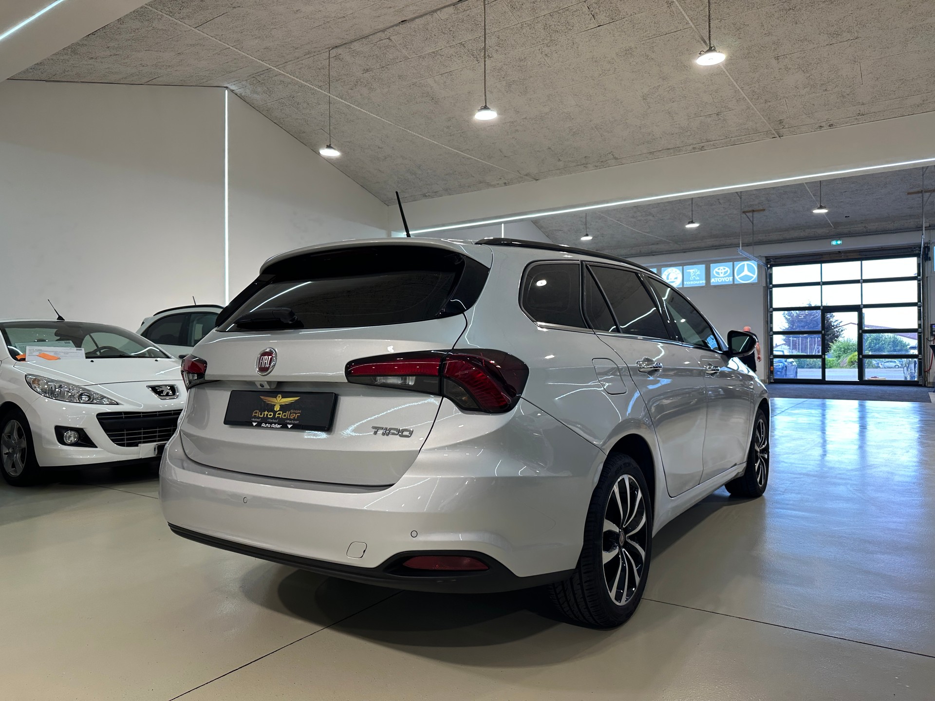 FIAT Tipo 1.6MJ Station Wagon Lounge DCT-image-8
