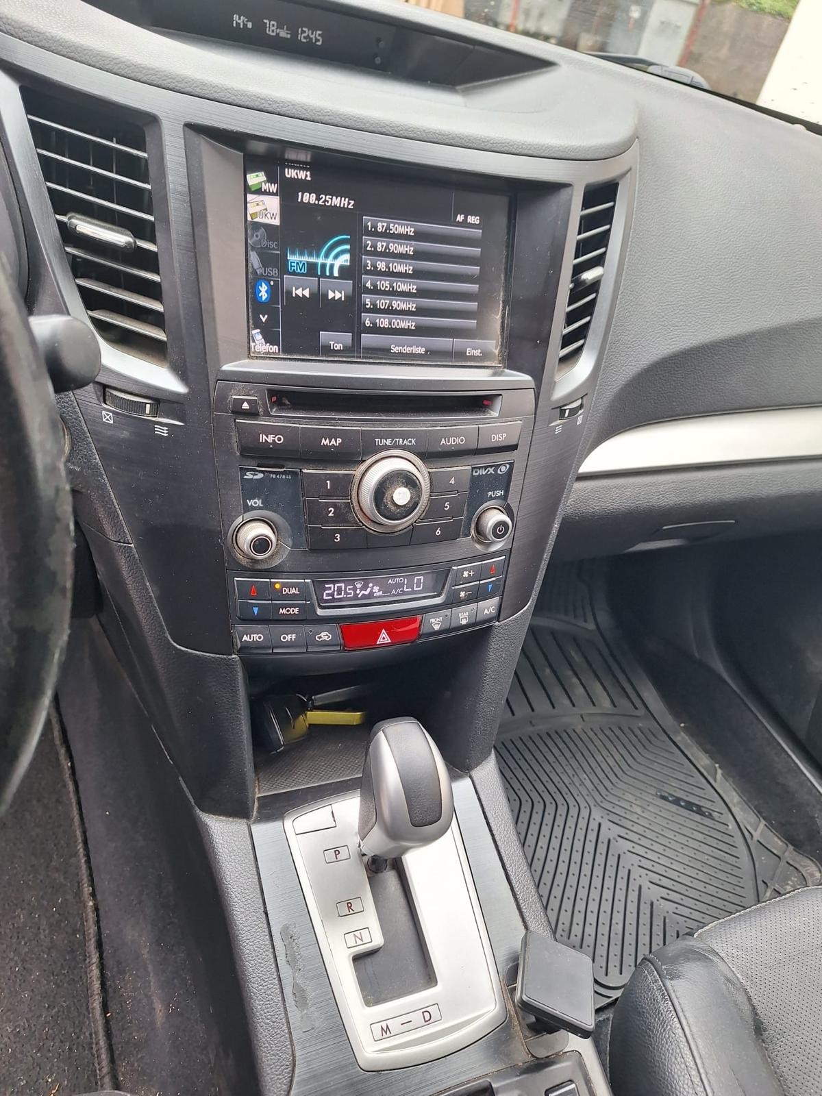 SUBARU Outback 2.0D Swiss Country AWD Lineartronic-image-9