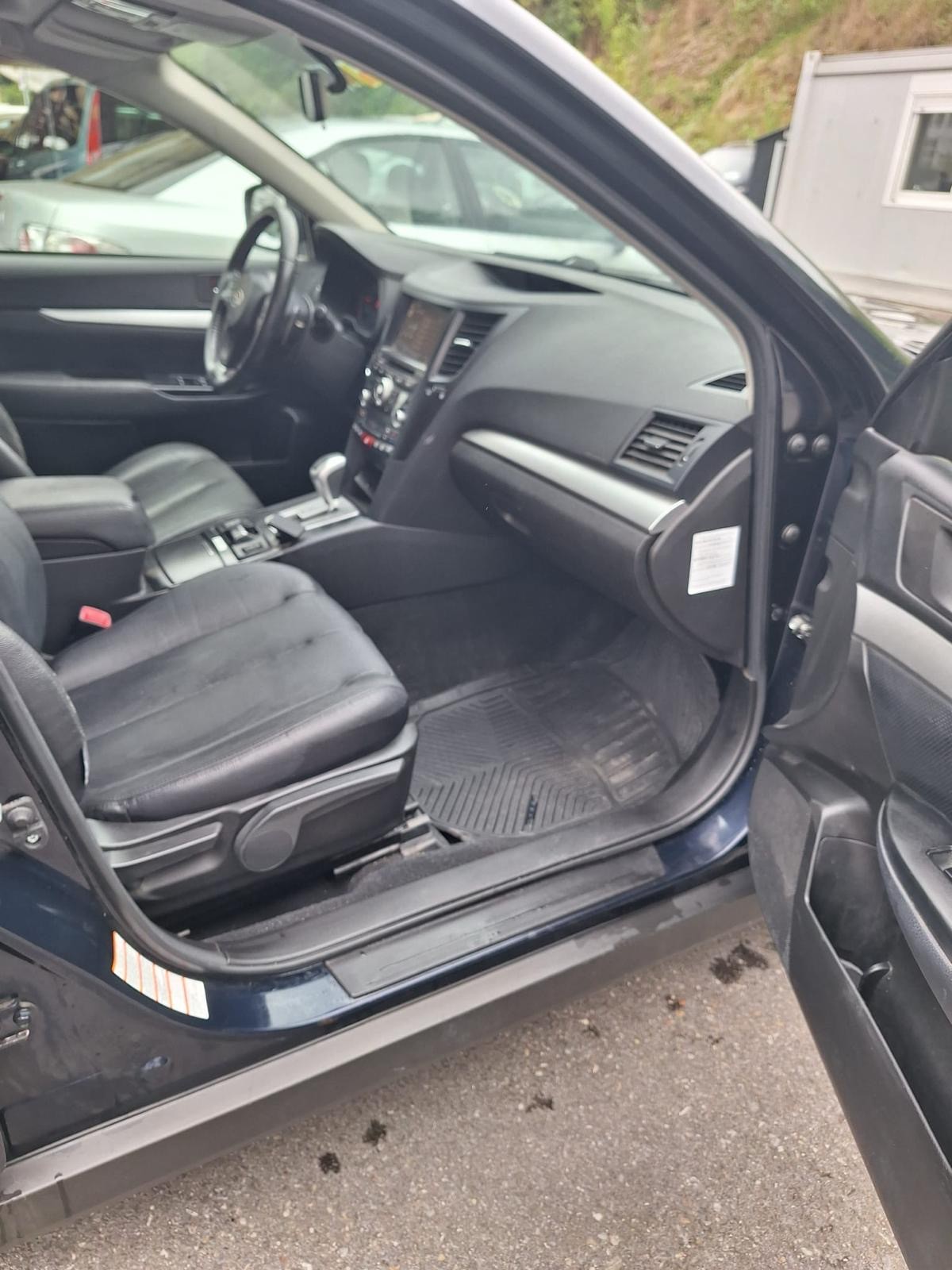 SUBARU Outback 2.0D Swiss Country AWD Lineartronic-image-11