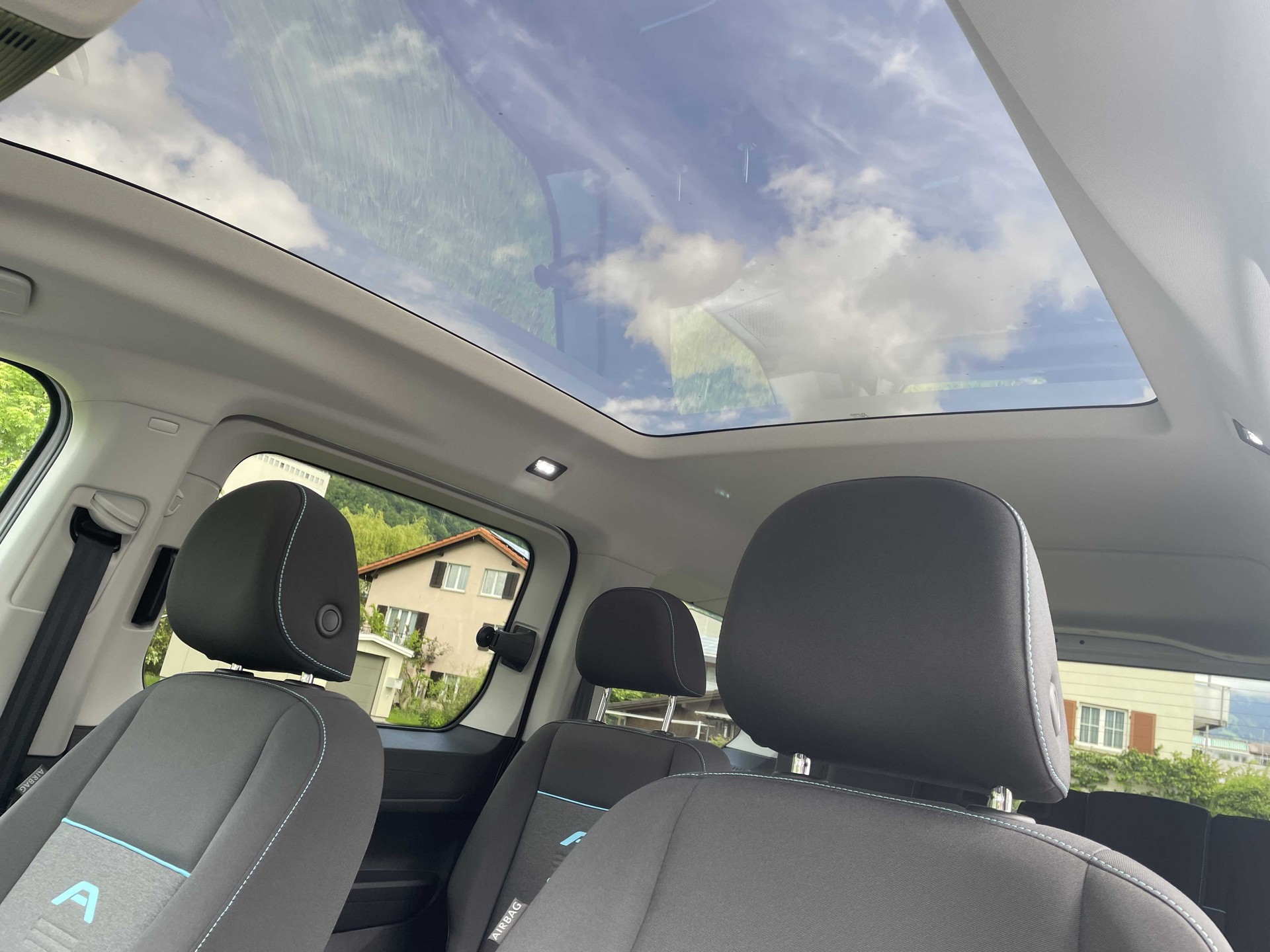 FORD Tourneo Grand Connect 2.0 EcoBlue 122PS Active 4x4-image-11