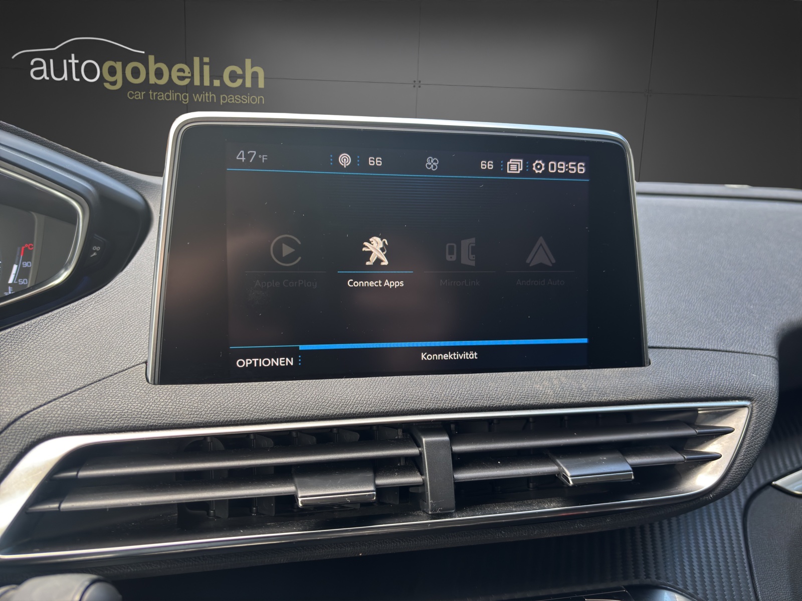 PEUGEOT 3008 1.2 PureTech Business Line EAT-image-8