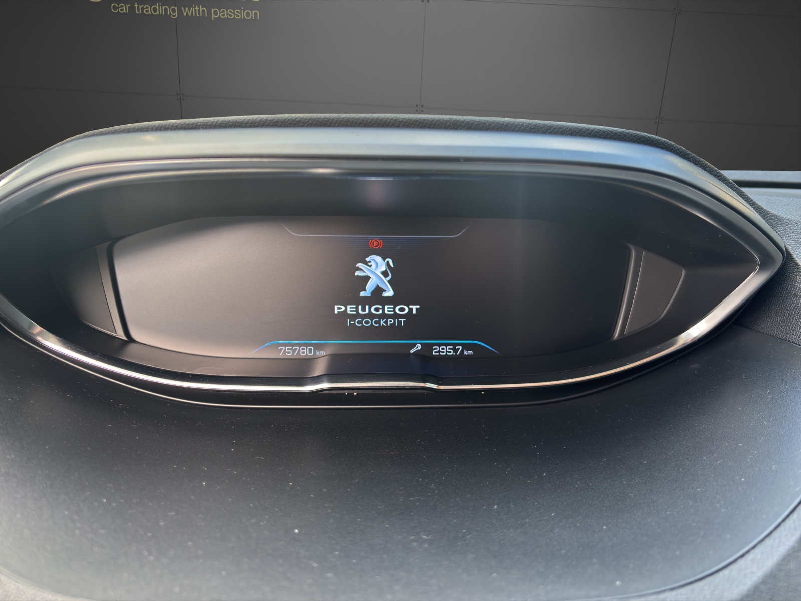 PEUGEOT 3008 1.2 PureTech Business Line EAT-image-5