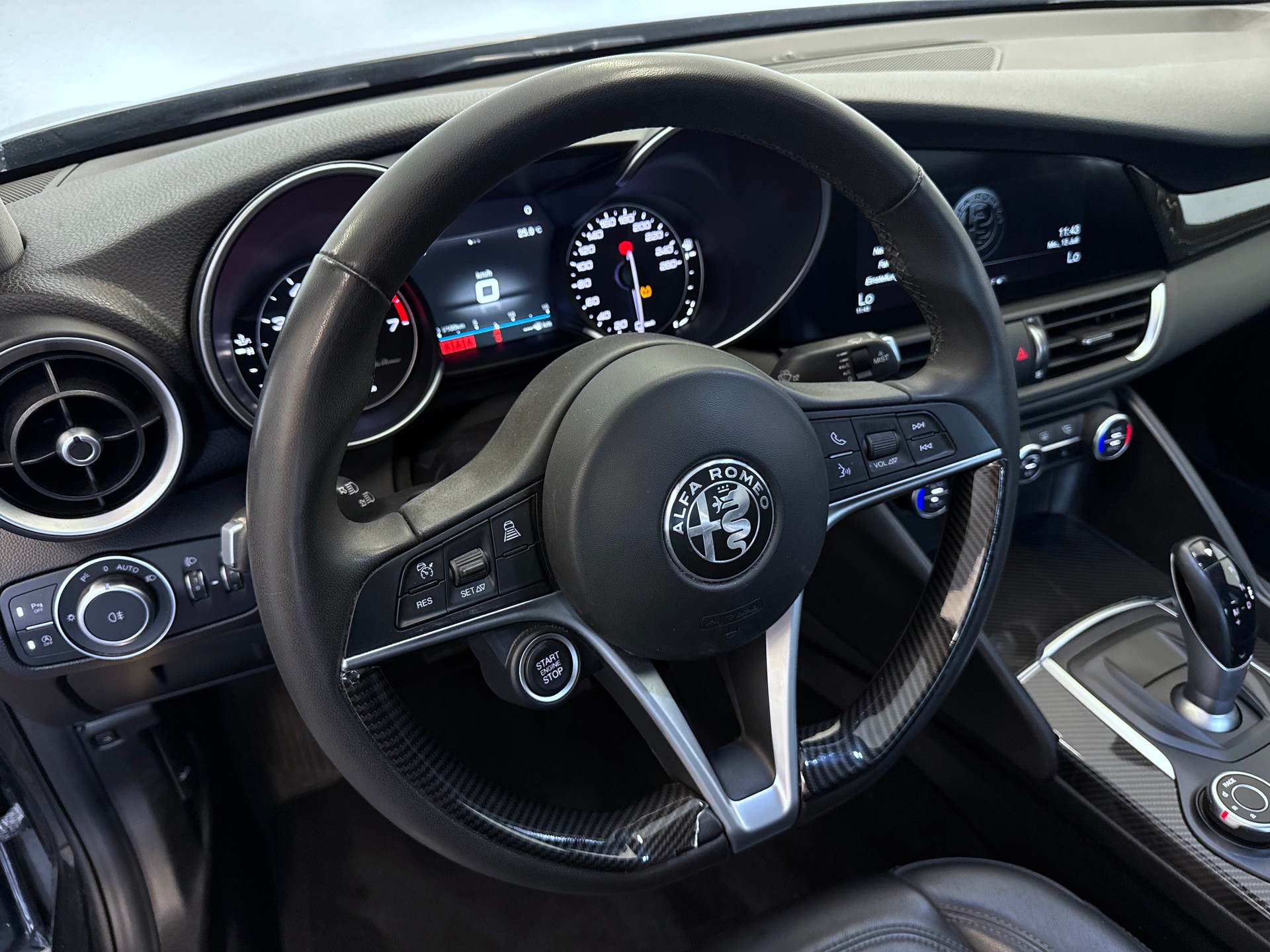 ALFA ROMEO Giulia 2.0 Super Automatic-image-14