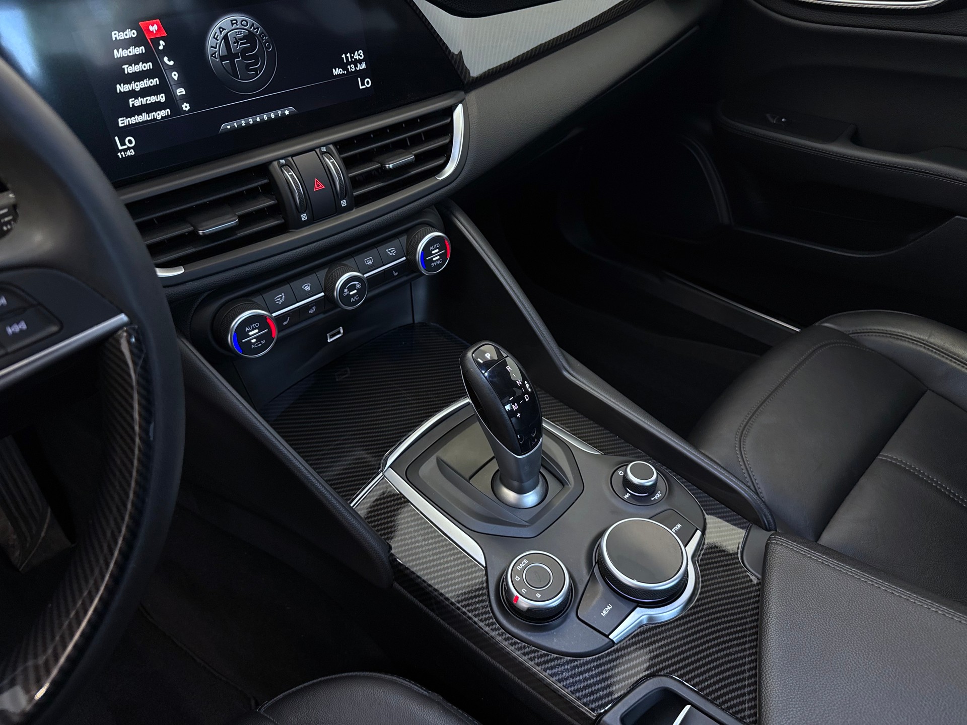 ALFA ROMEO Giulia 2.0 Super Automatic-image-18