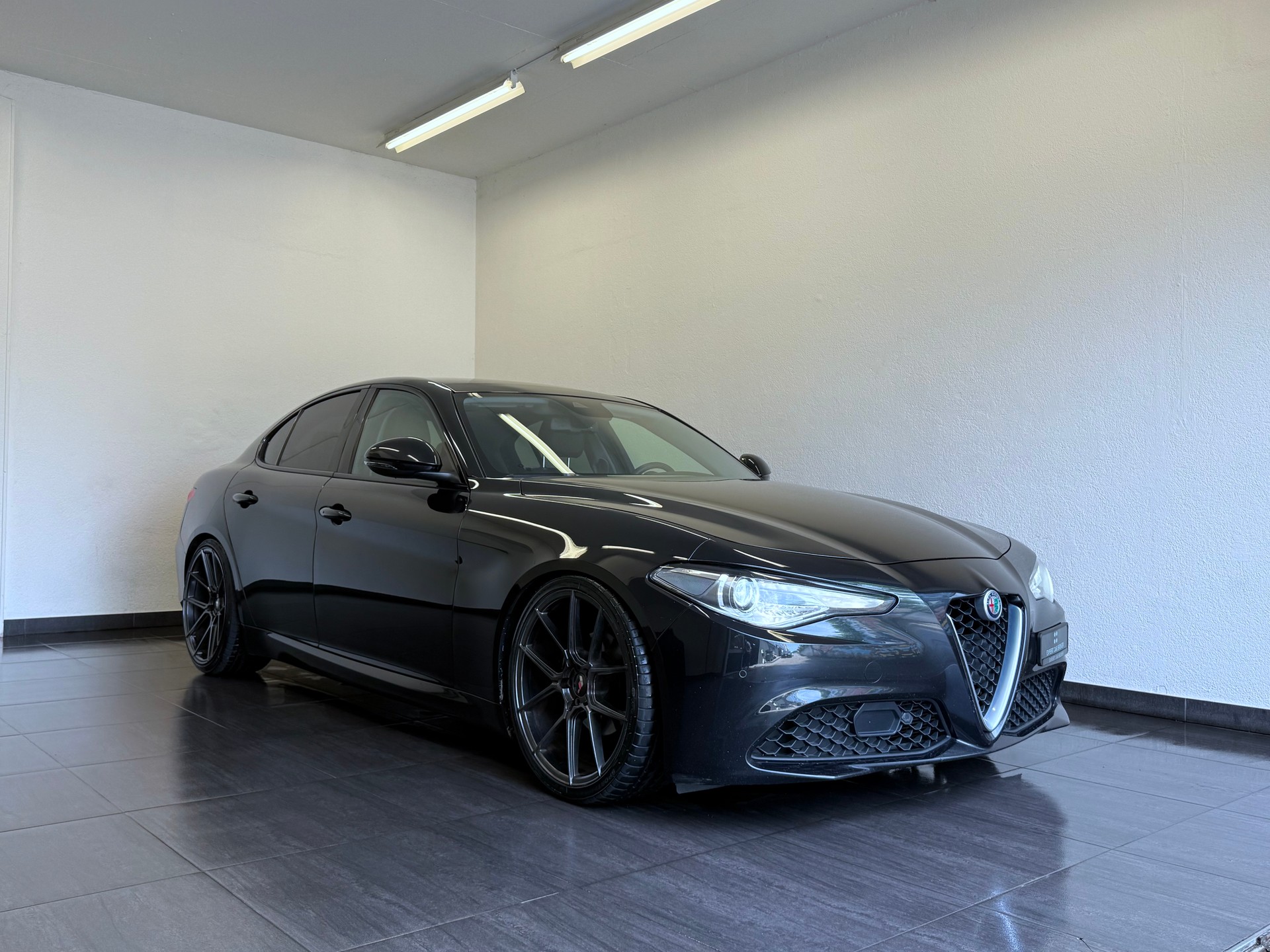 ALFA ROMEO Giulia 2.0 Super Automatic-showroom-element-1