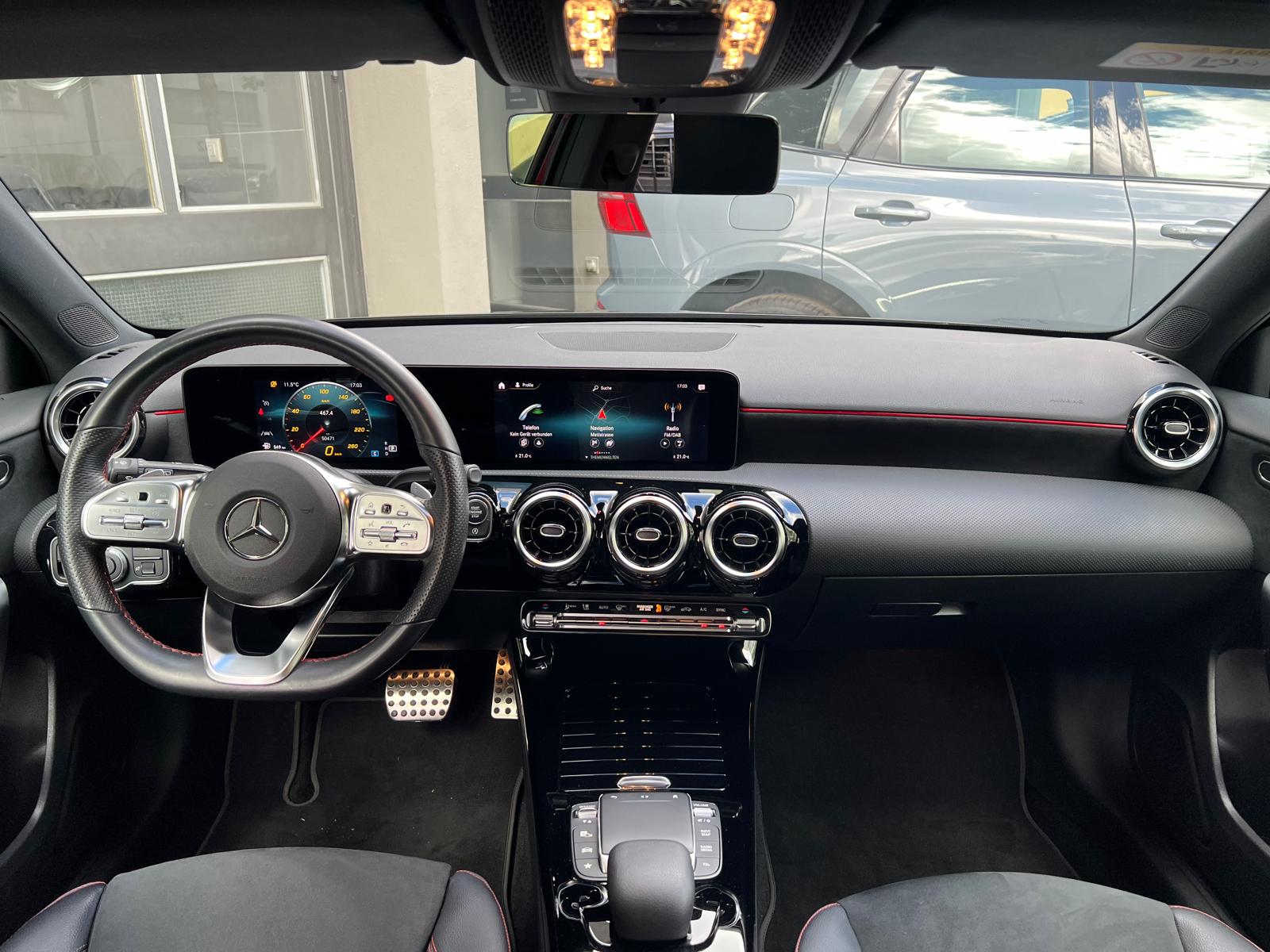 MERCEDES-BENZ A 200 AMG Line-image-6