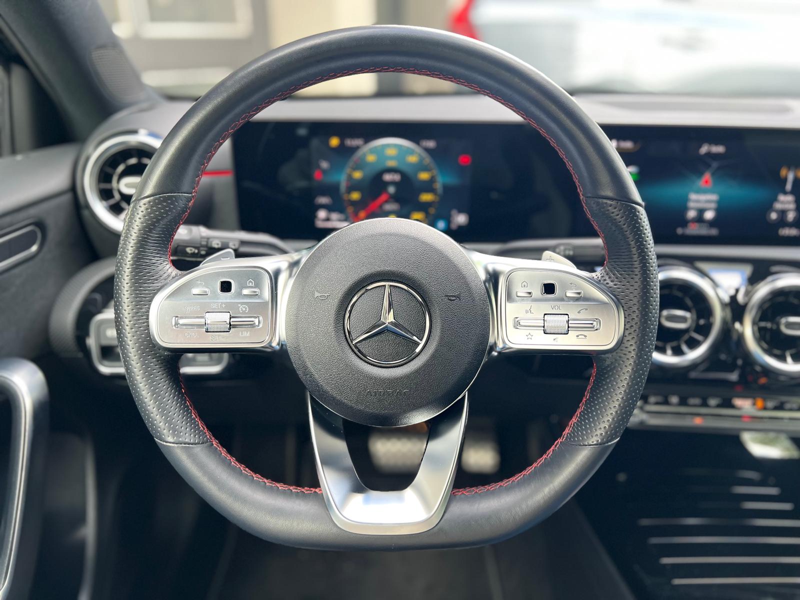 MERCEDES-BENZ A 200 AMG Line-image-9