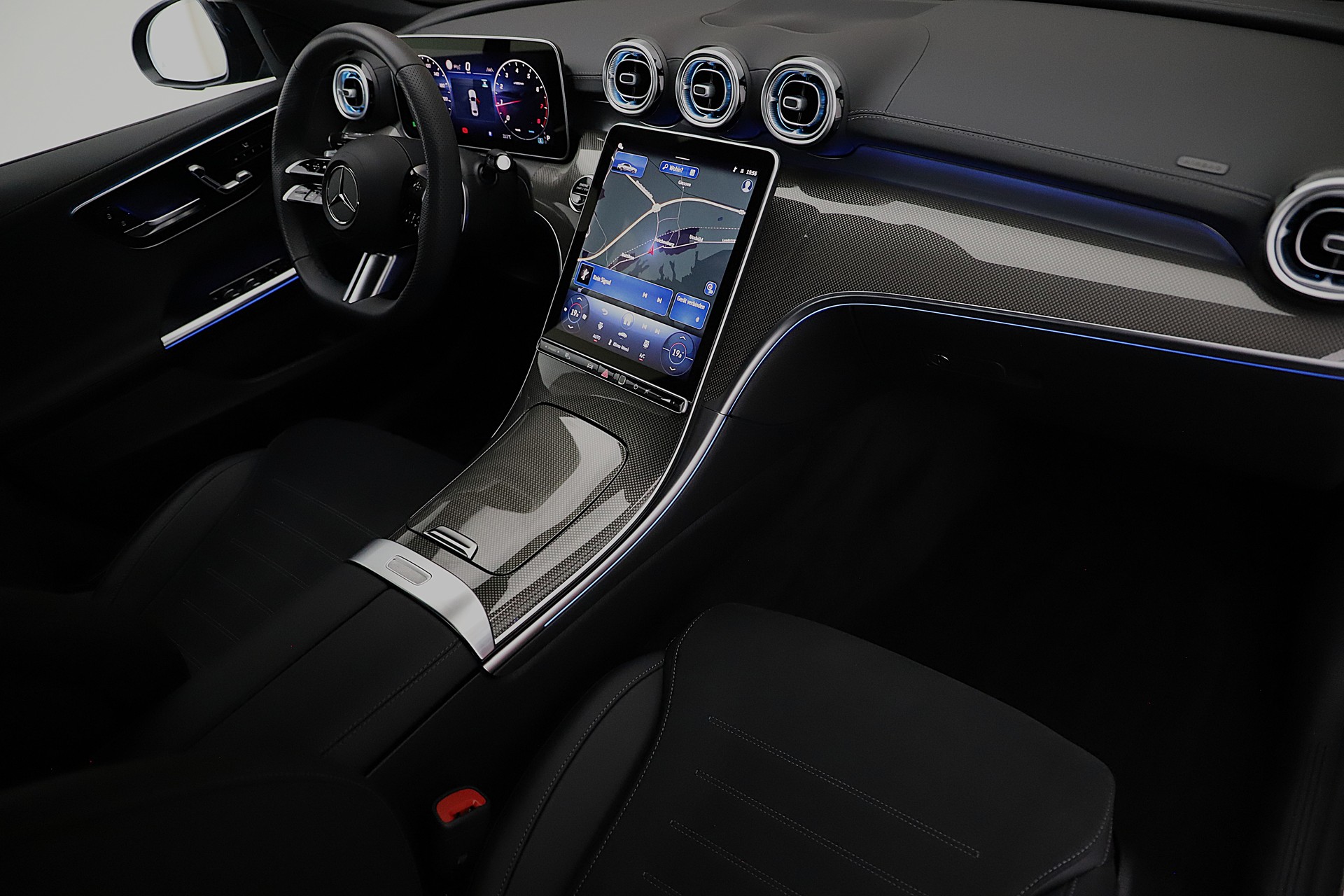 MERCEDES-BENZ C 300 AMG Line Premium und Night Paket-image-6