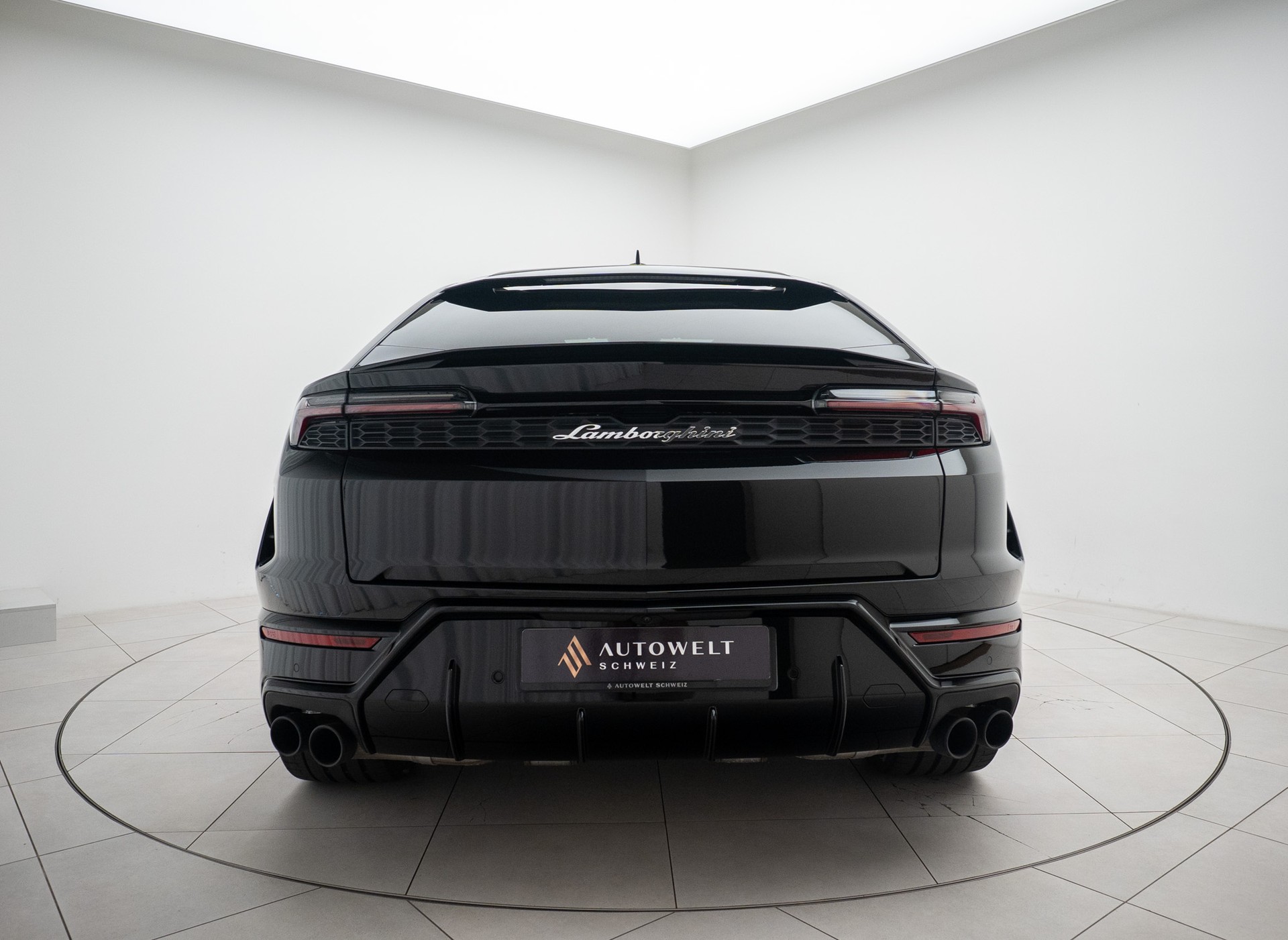 LAMBORGHINI Urus SE-image-2