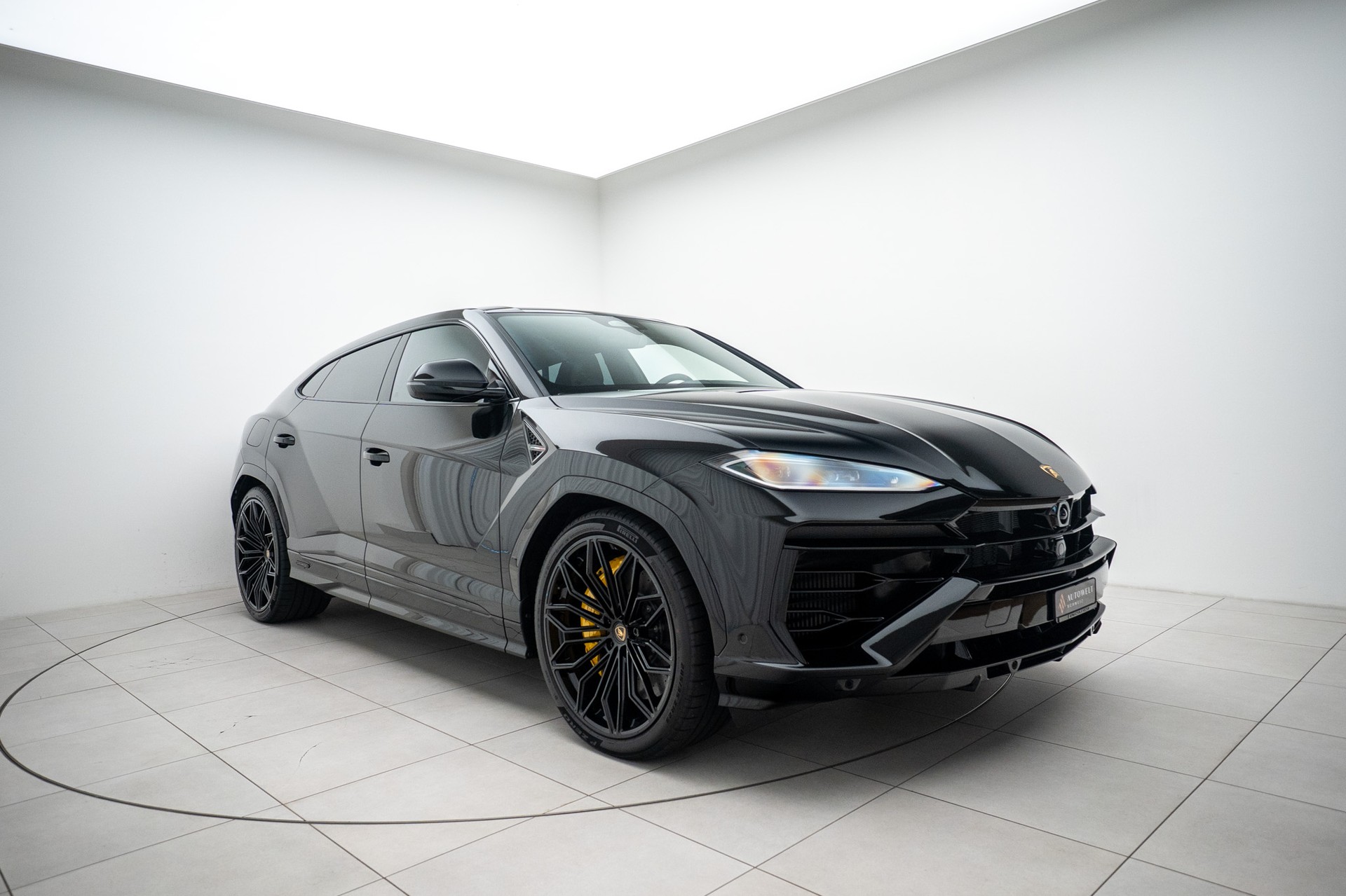LAMBORGHINI Urus SE-image-0