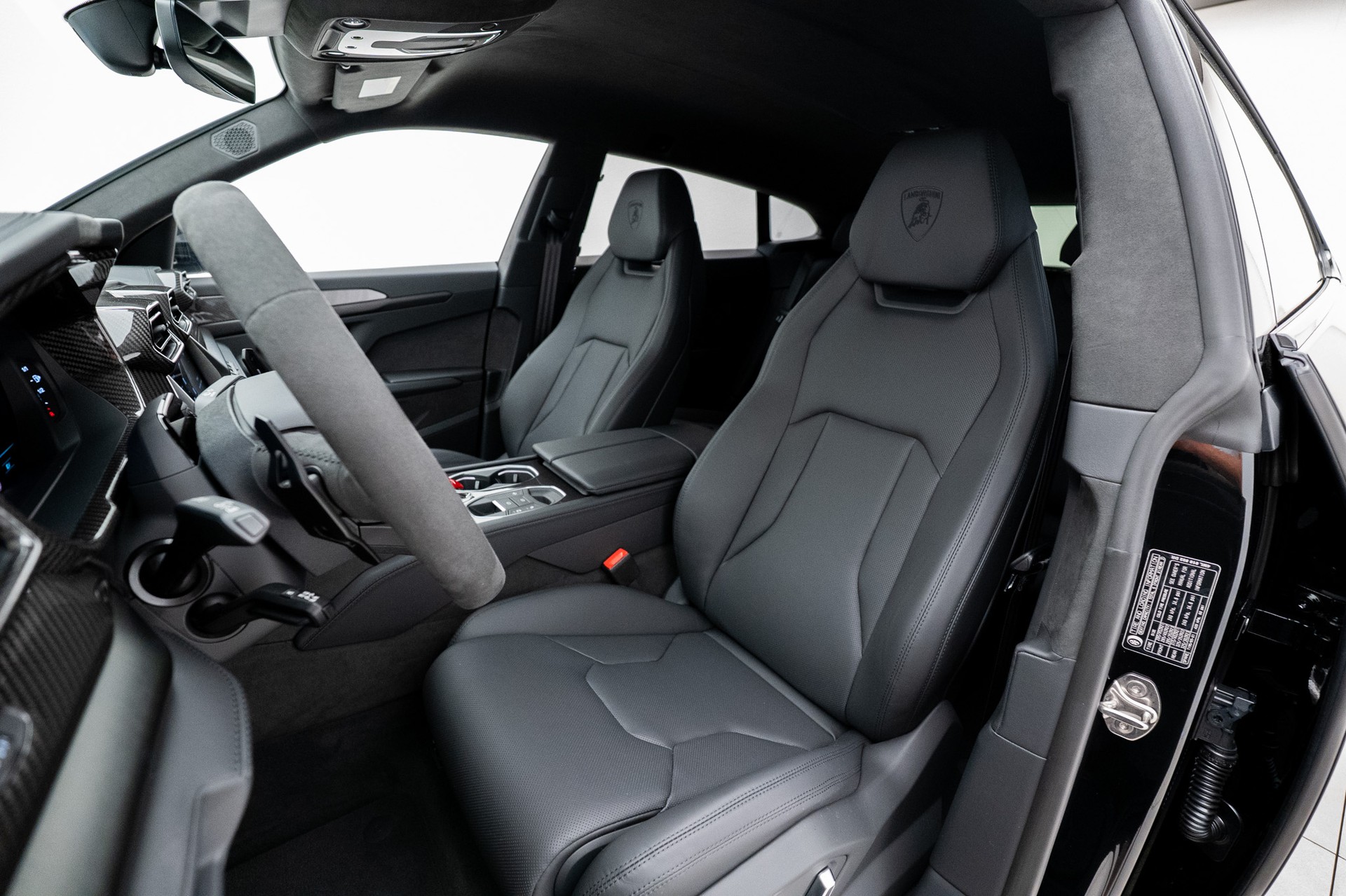 LAMBORGHINI Urus SE-image-5