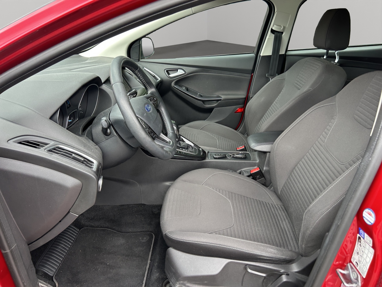 FORD Focus 1.5 SCTi Titanium X Automatic-image-9
