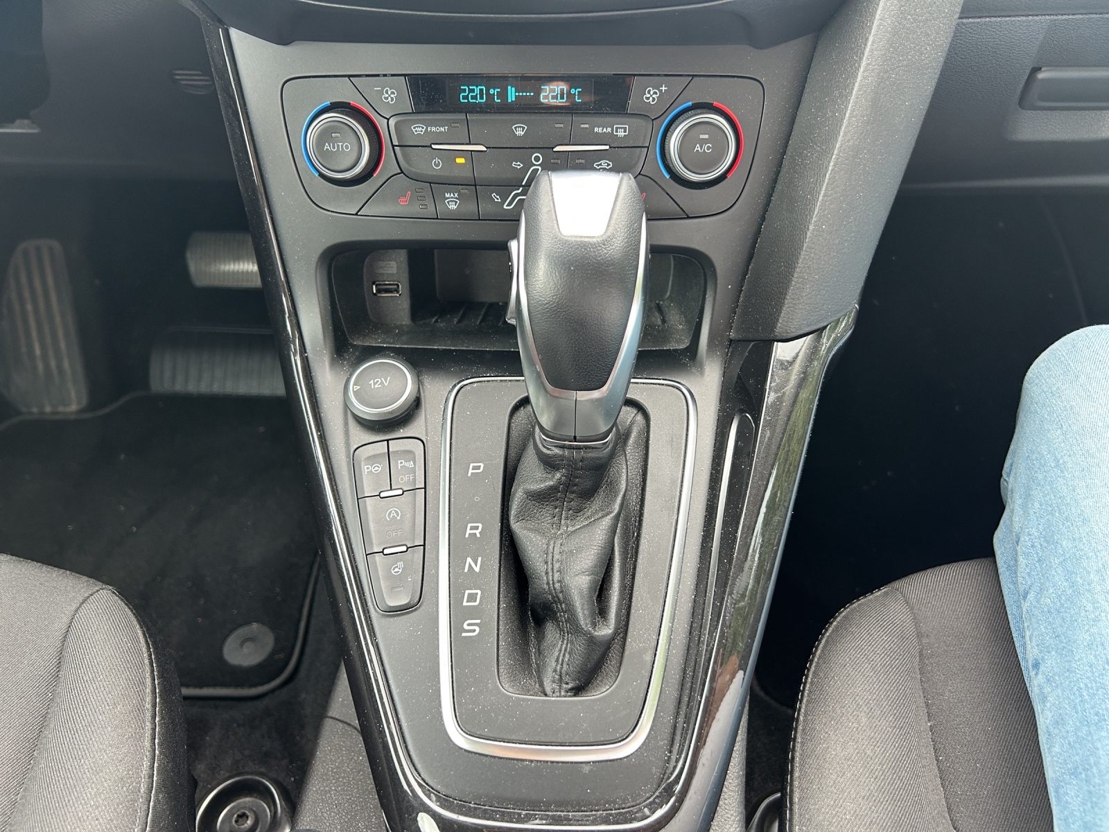 FORD Focus 1.5 SCTi Titanium X Automatic-image-11