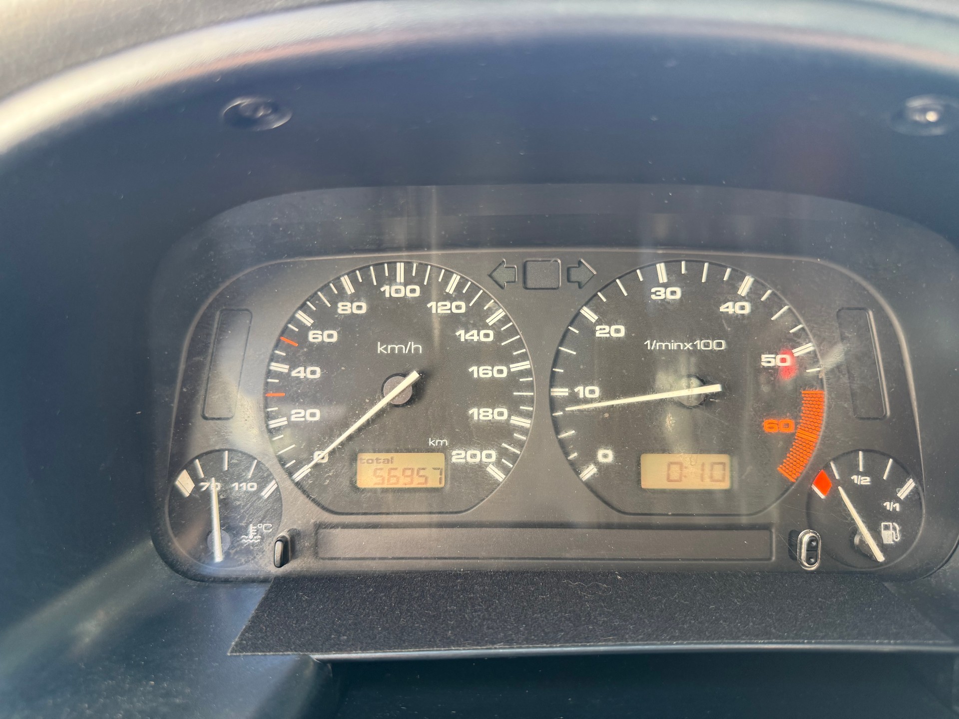 VW Caddy 1.4-image-14