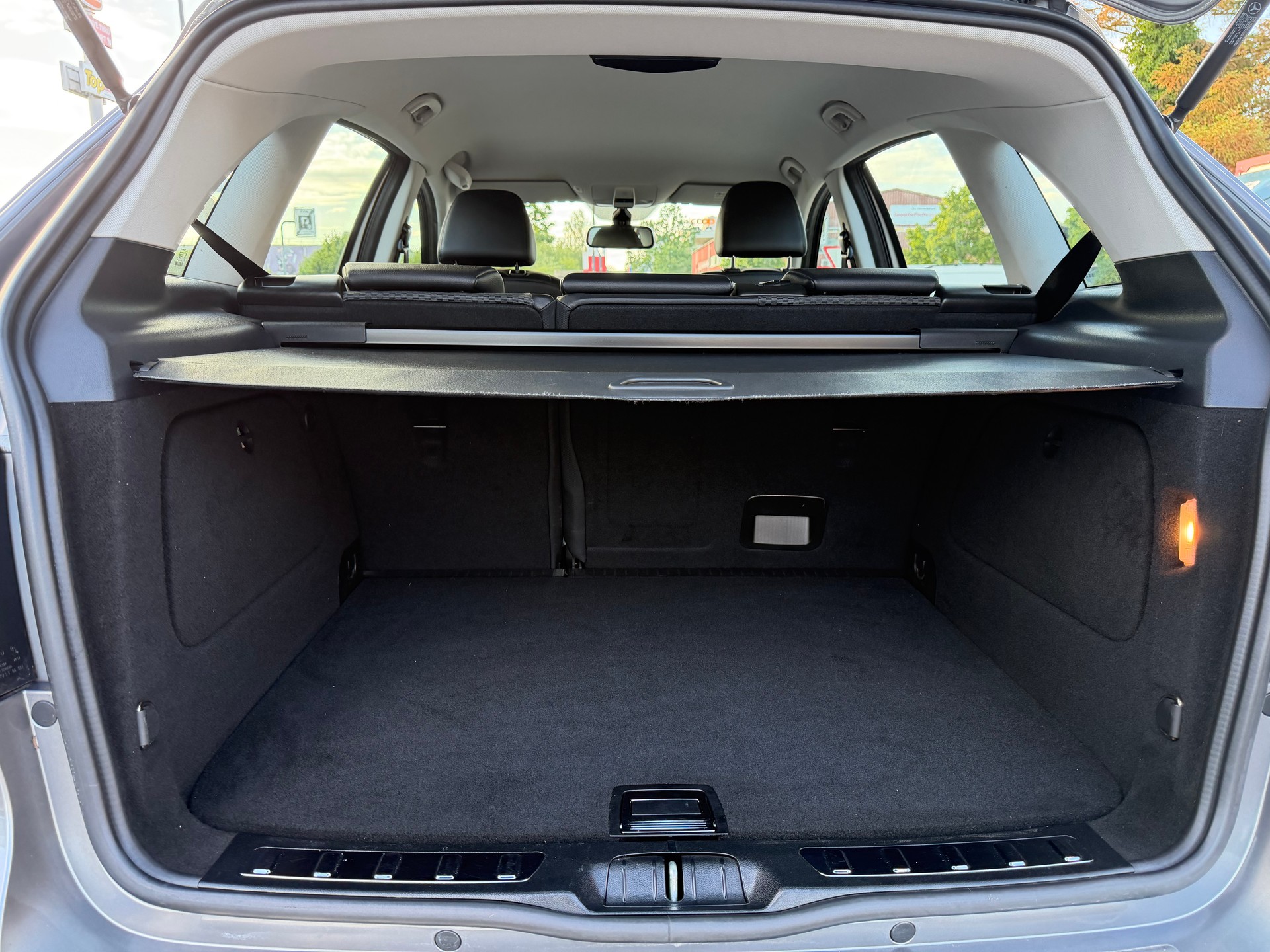 MERCEDES-BENZ B 180 Selection Autotronic-image-11