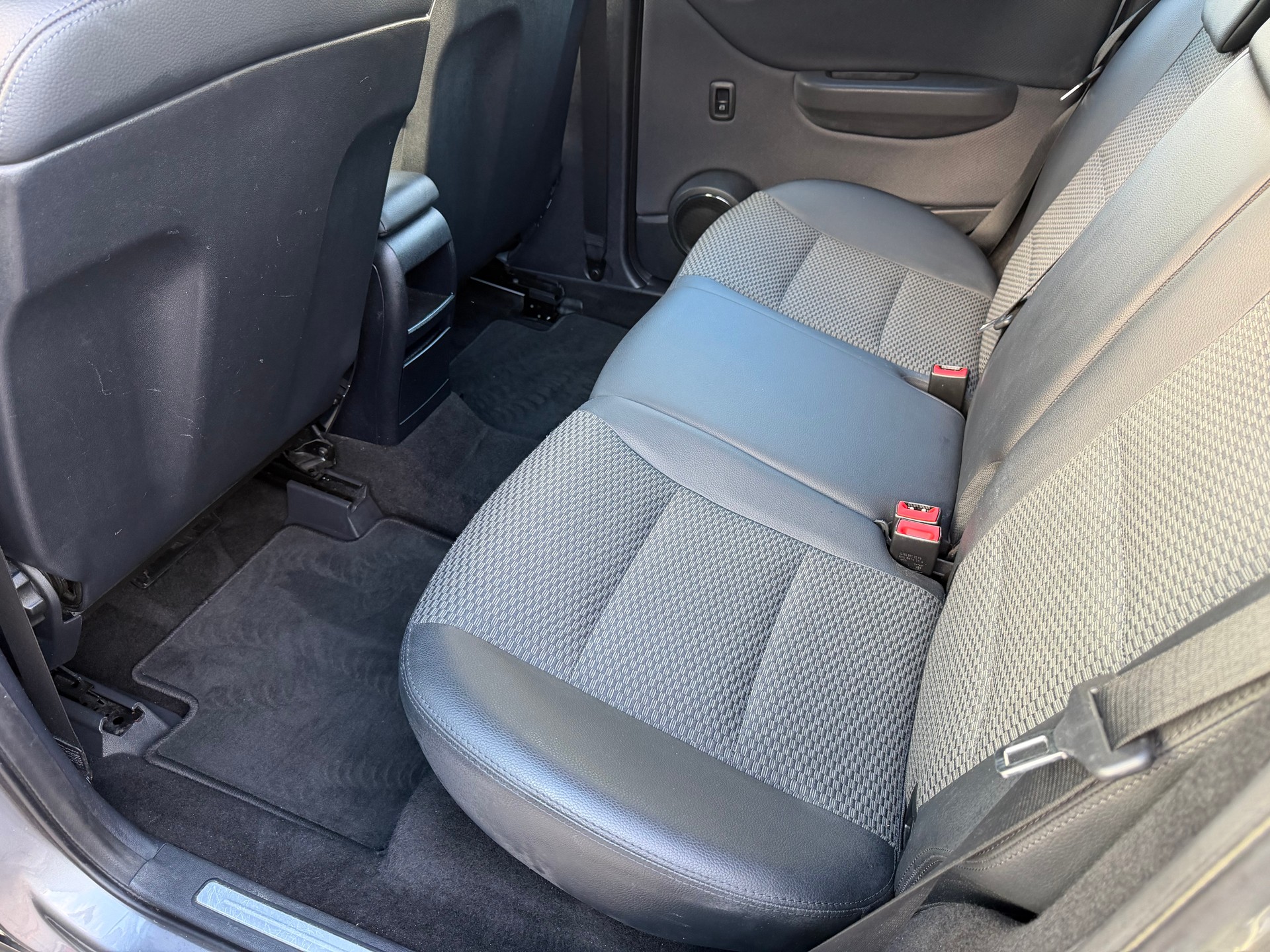 MERCEDES-BENZ B 180 Selection Autotronic-image-9