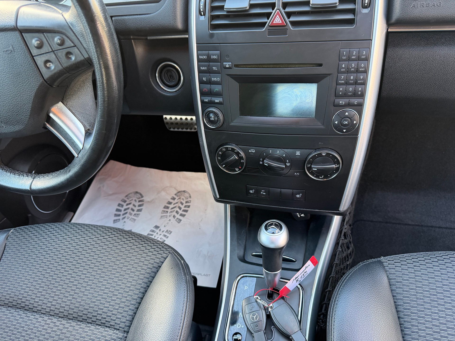 MERCEDES-BENZ B 180 Selection Autotronic-image-15