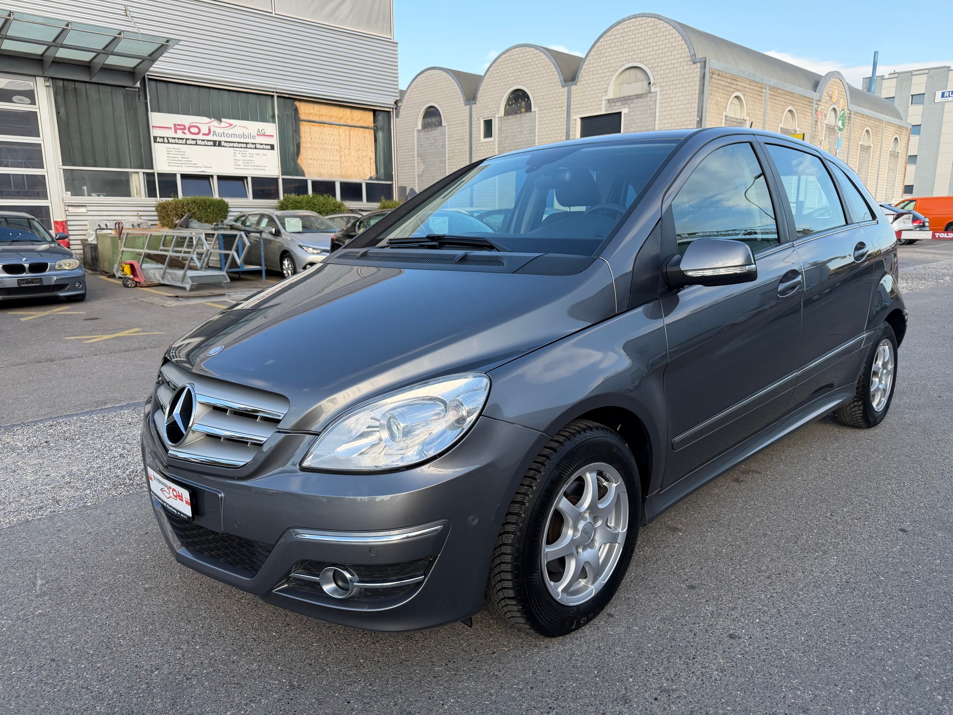MERCEDES-BENZ B 180 Selection Autotronic-image-1