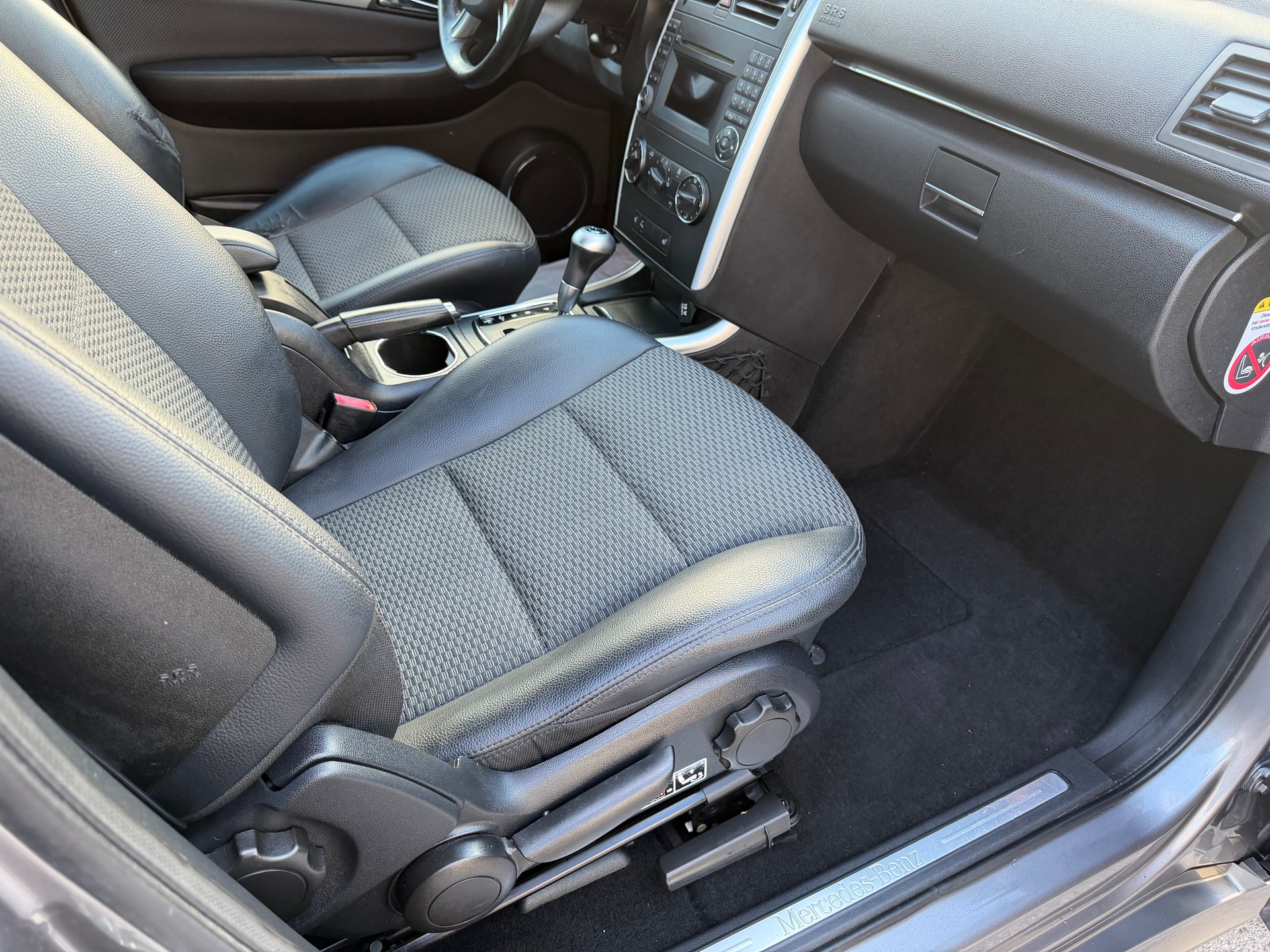 MERCEDES-BENZ B 180 Selection Autotronic-image-14