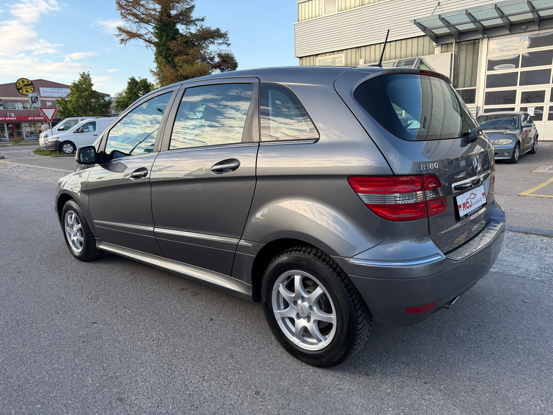 MERCEDES-BENZ B 180 Selection Autotronic-image-6