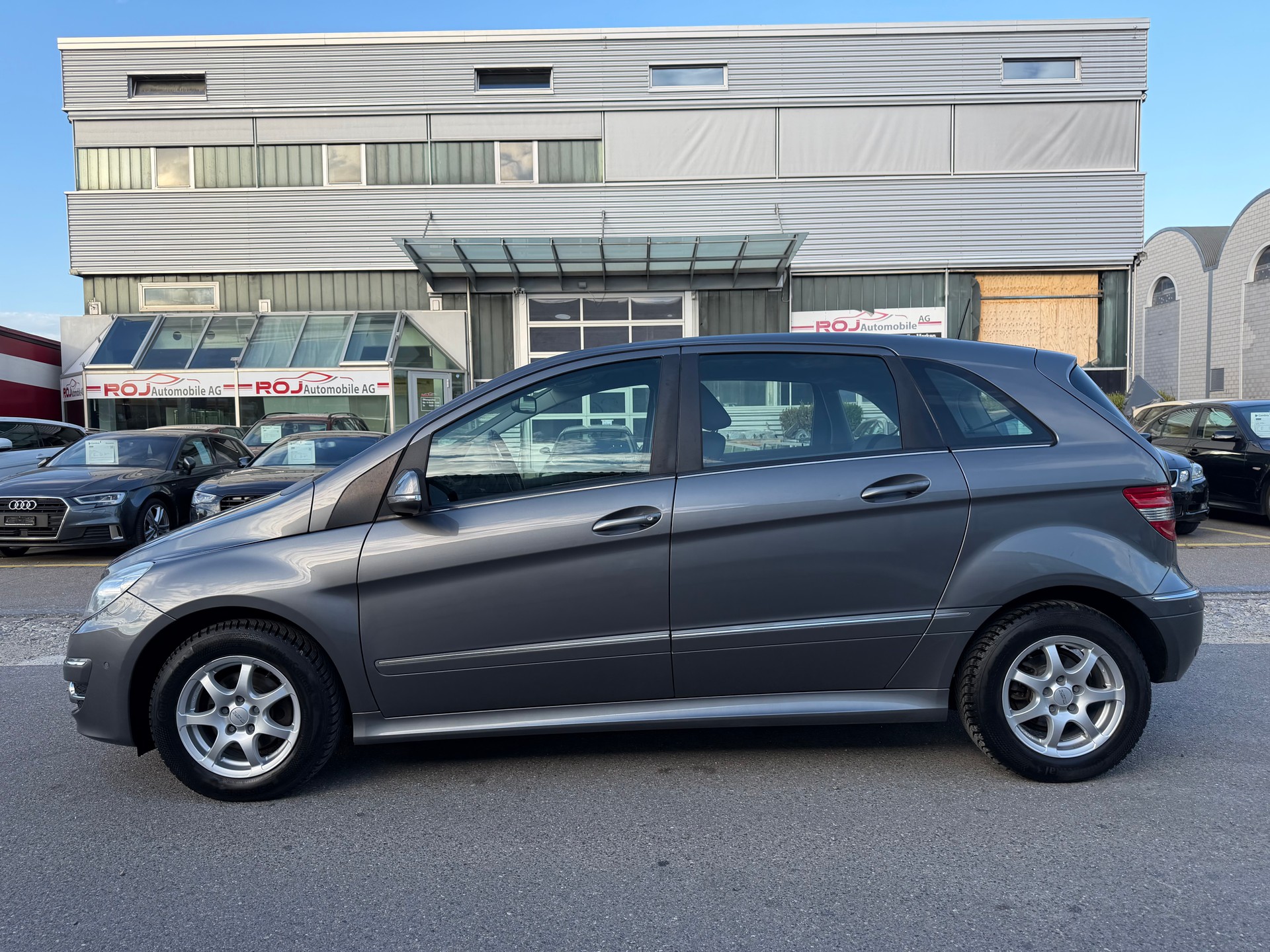 MERCEDES-BENZ B 180 Selection Autotronic-image-0