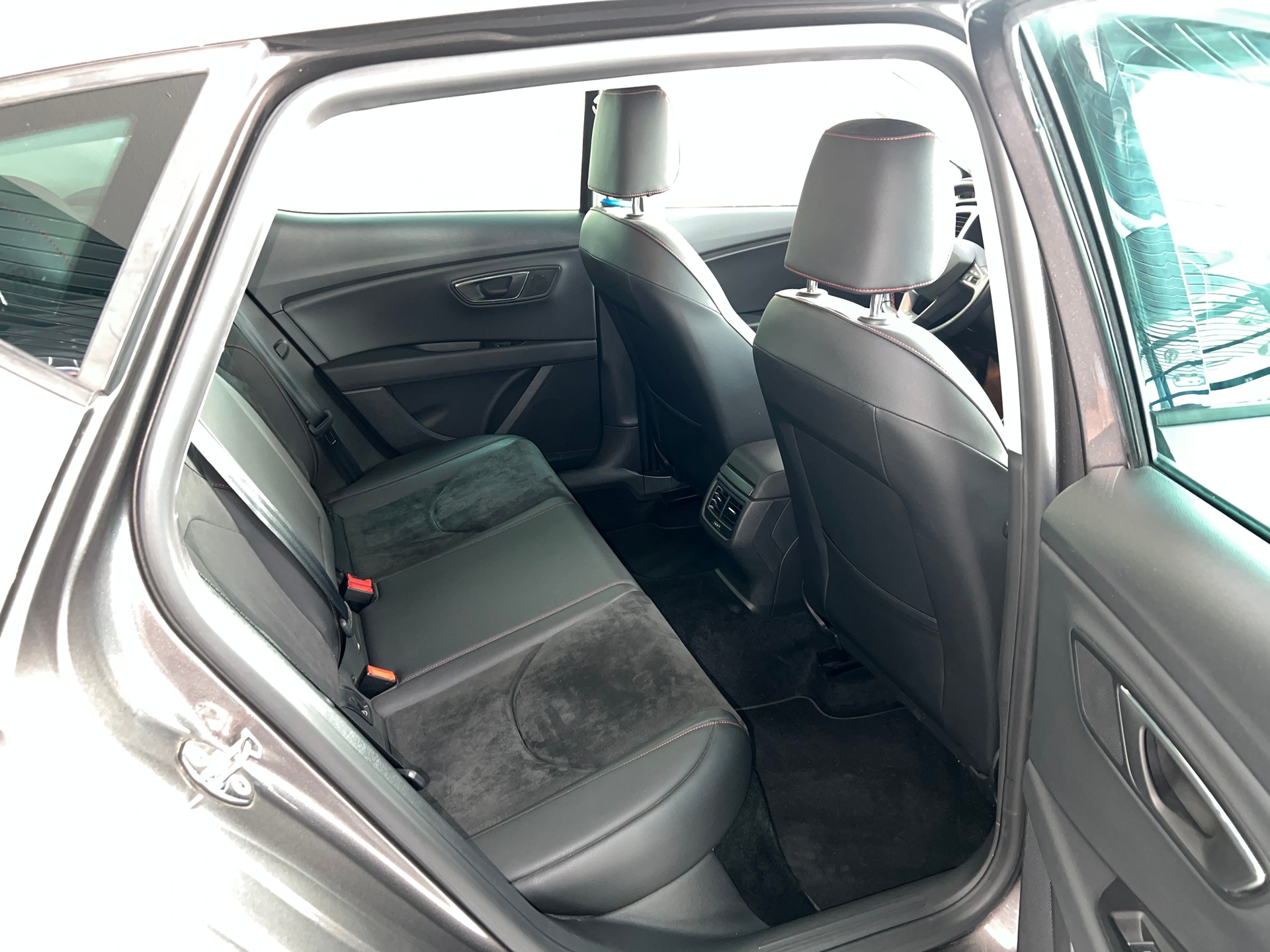 SEAT Leon 1.4 TSI FR Line-image-4