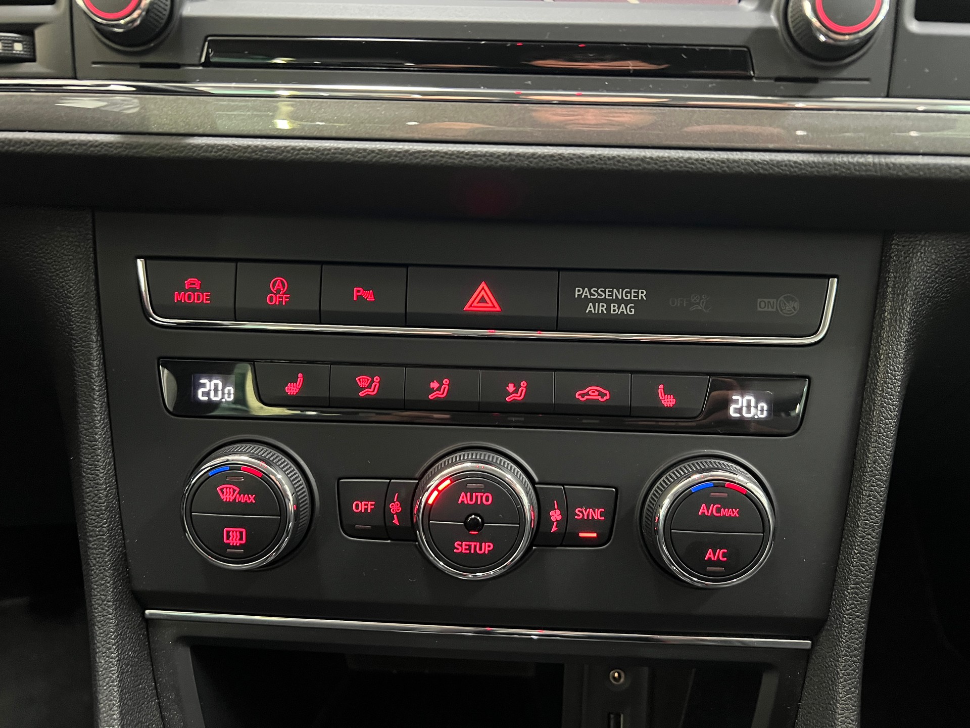 SEAT Leon 1.4 TSI FR Line-image-11
