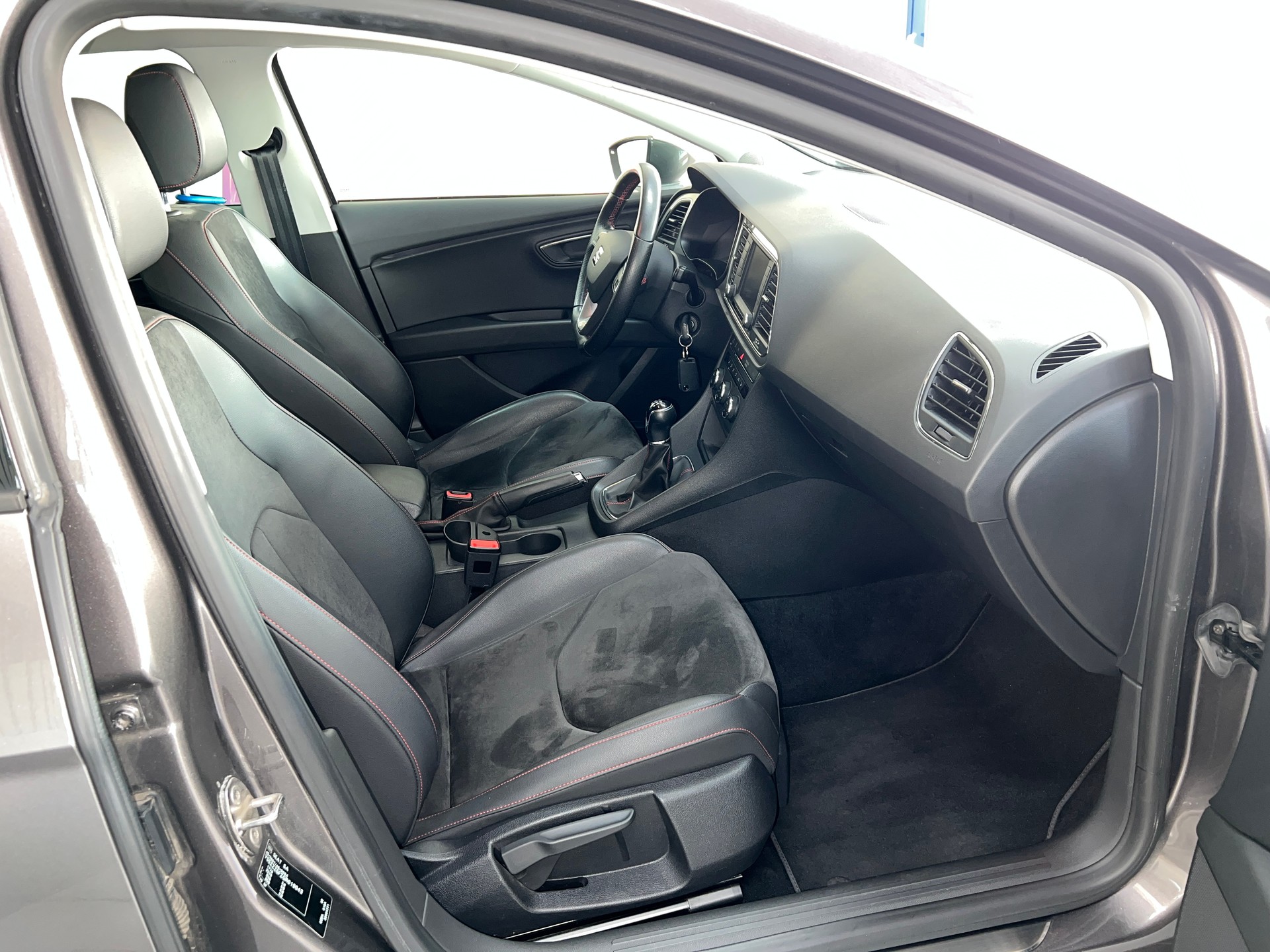 SEAT Leon 1.4 TSI FR Line-image-5