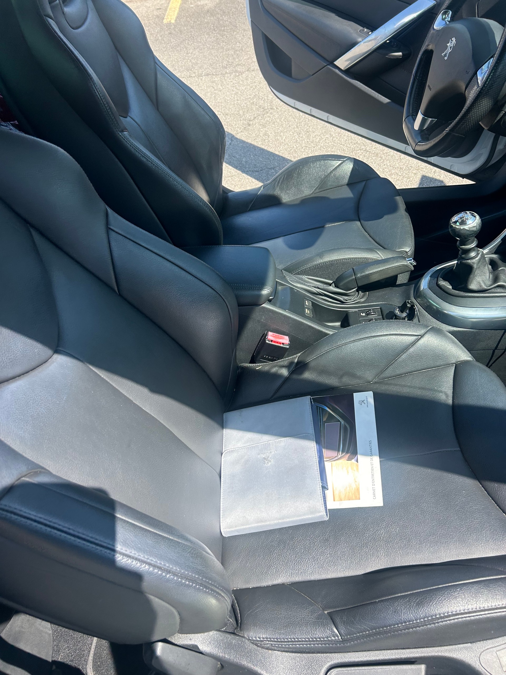 PEUGEOT 308 CC 1.6 16V Turbo Allure-image-6
