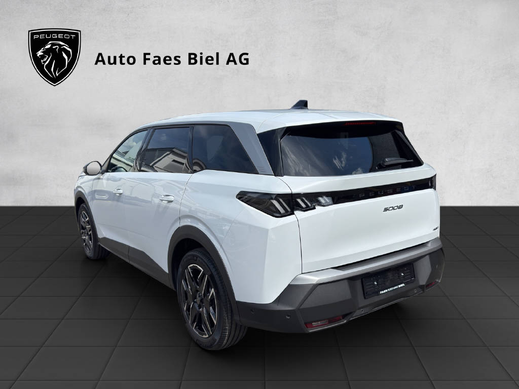 PEUGEOT 5008 1.2 Hybrid Allure Premium-image-3