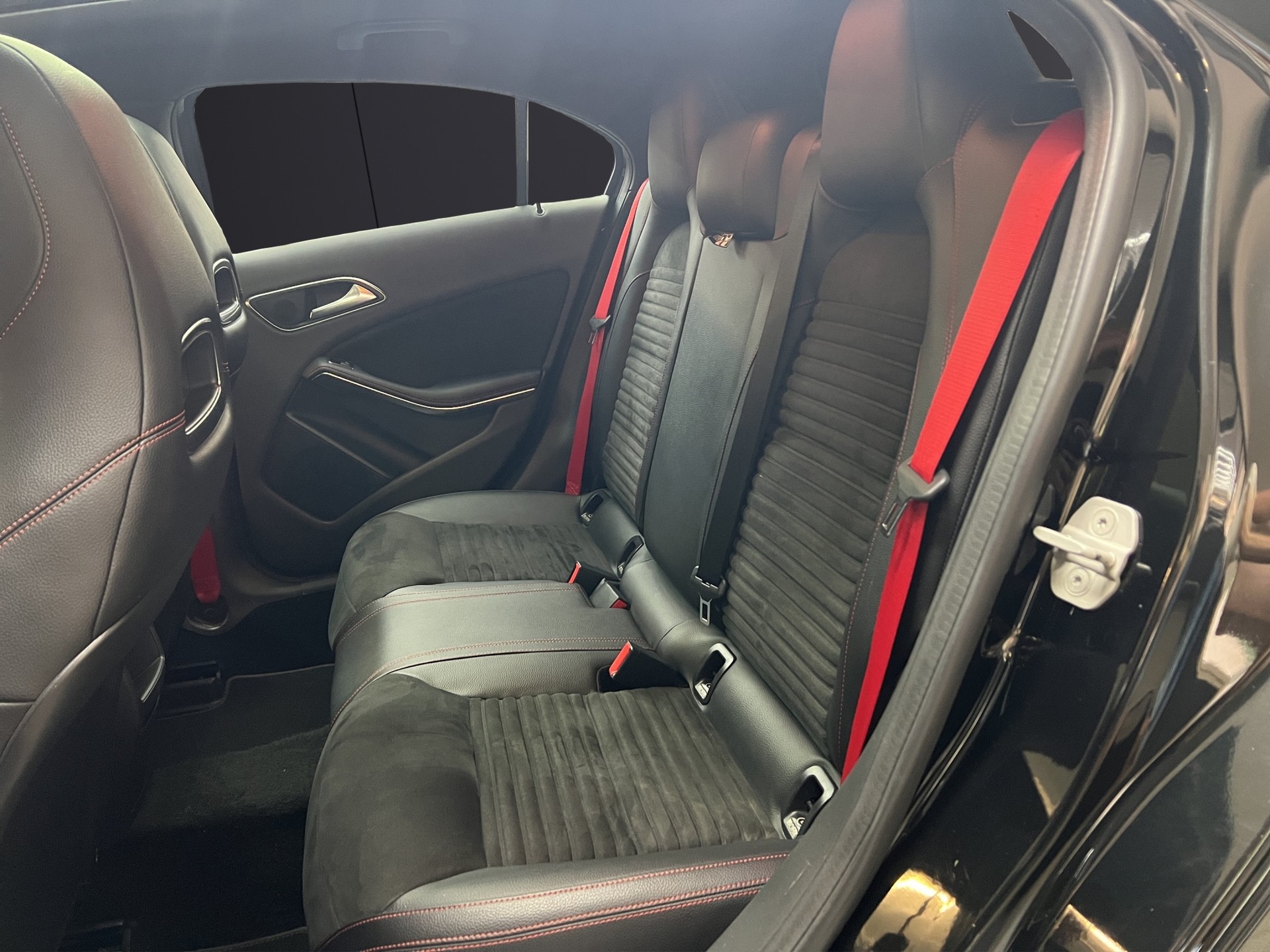 MERCEDES-BENZ A 250 Sport 7G-DCT-image-10
