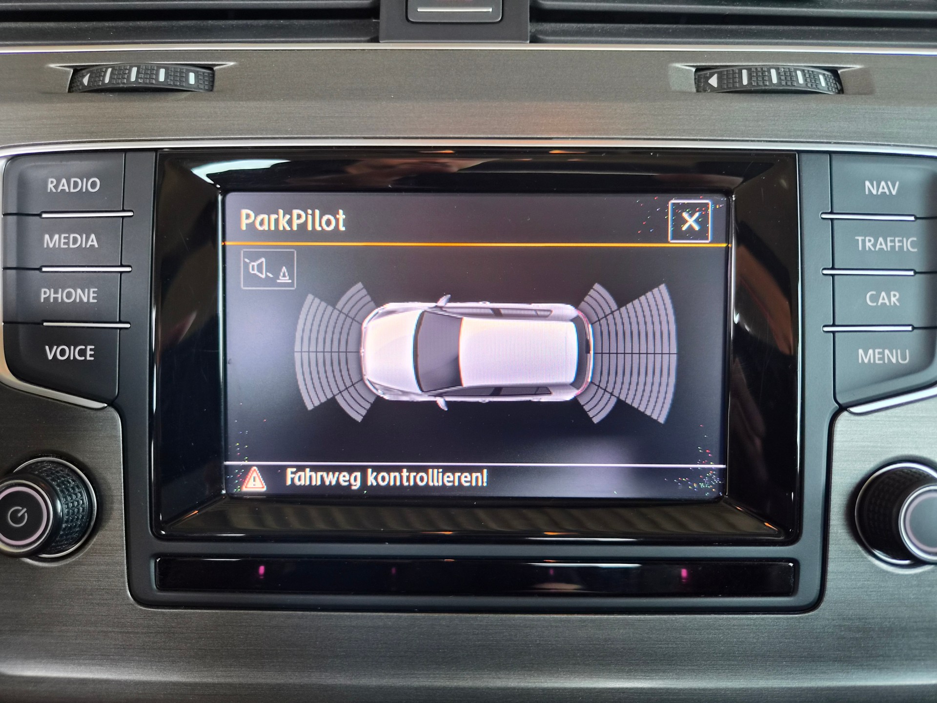 VW Golf 2.0 TDI Comfortline 4Motion-image-17