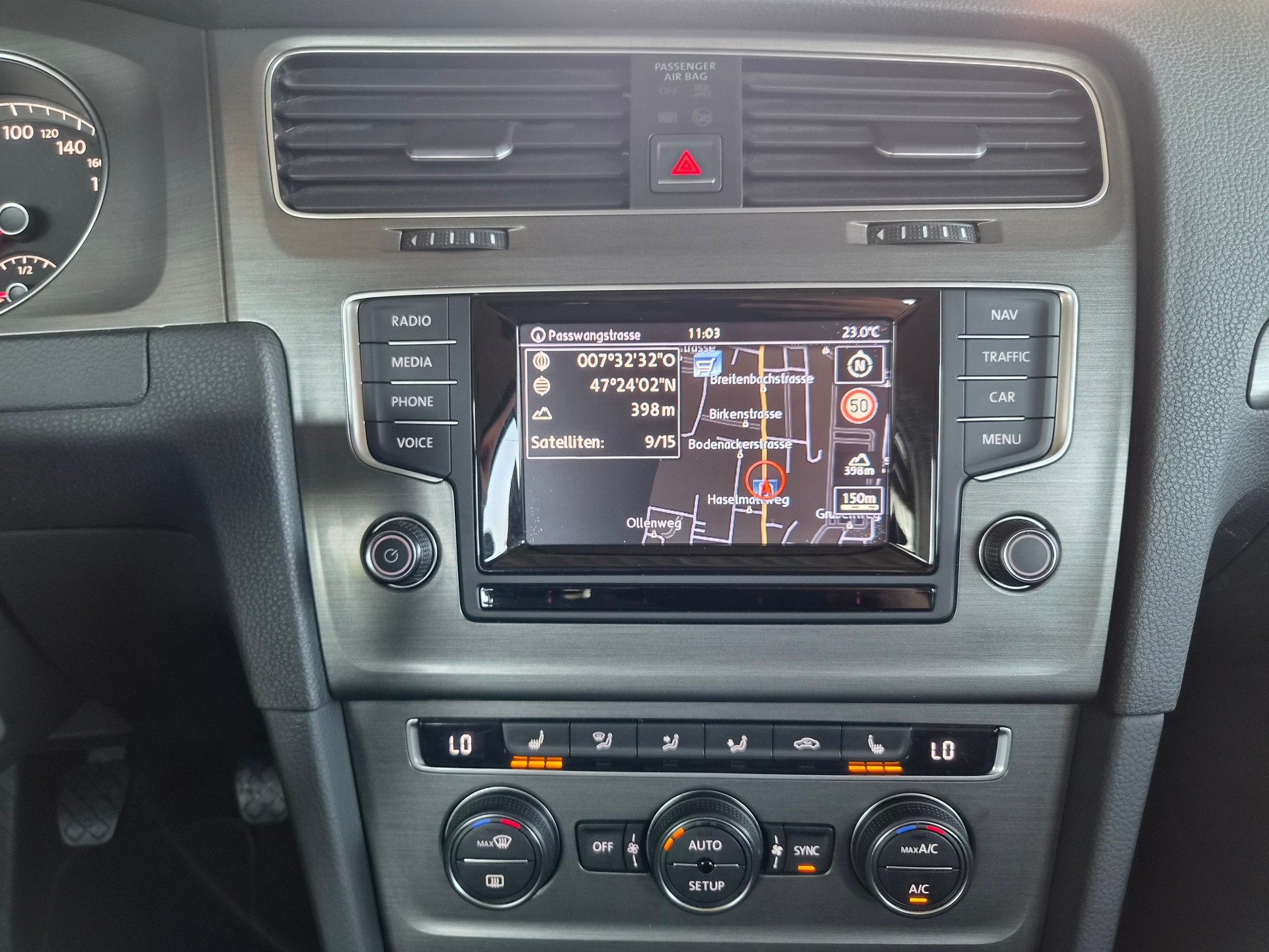 VW Golf 2.0 TDI Comfortline 4Motion-image-16