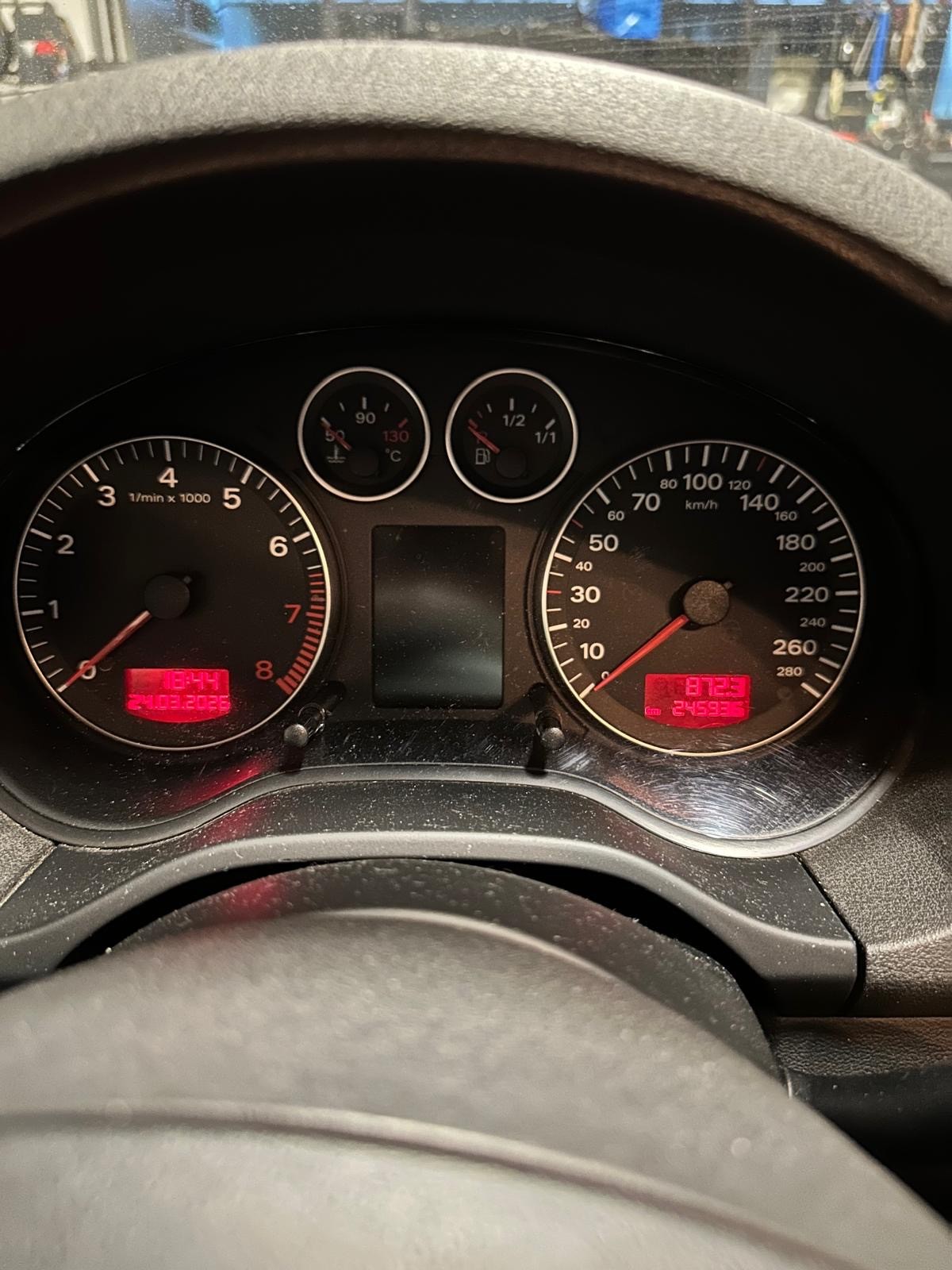 AUDI A3 Sportback 2.0 Turbo FSI Ambition quattro-image-4
