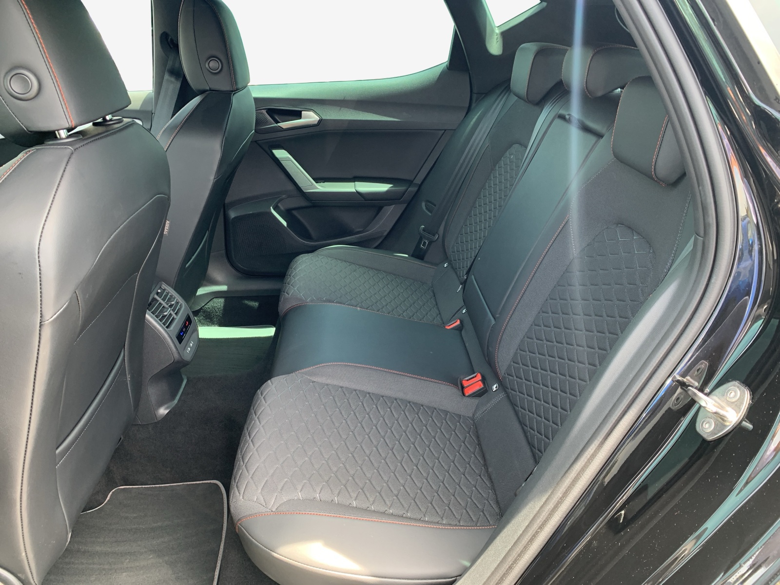 SEAT Leon 1.5 eHybrid pHEV DSG FR-image-11