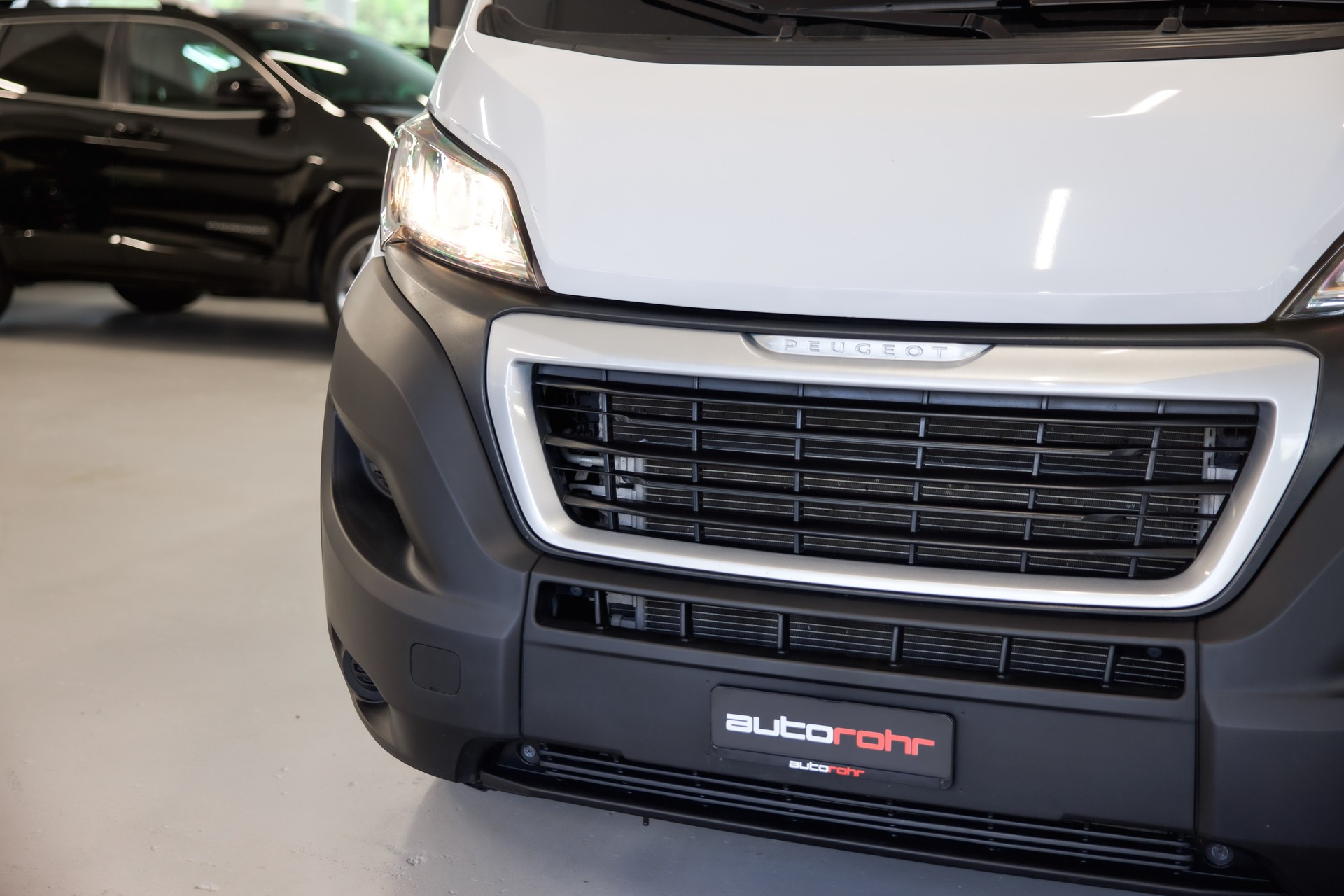 PEUGEOT Boxer 330 L1H1 2.2 BlueHDi 120 S/S-image-10