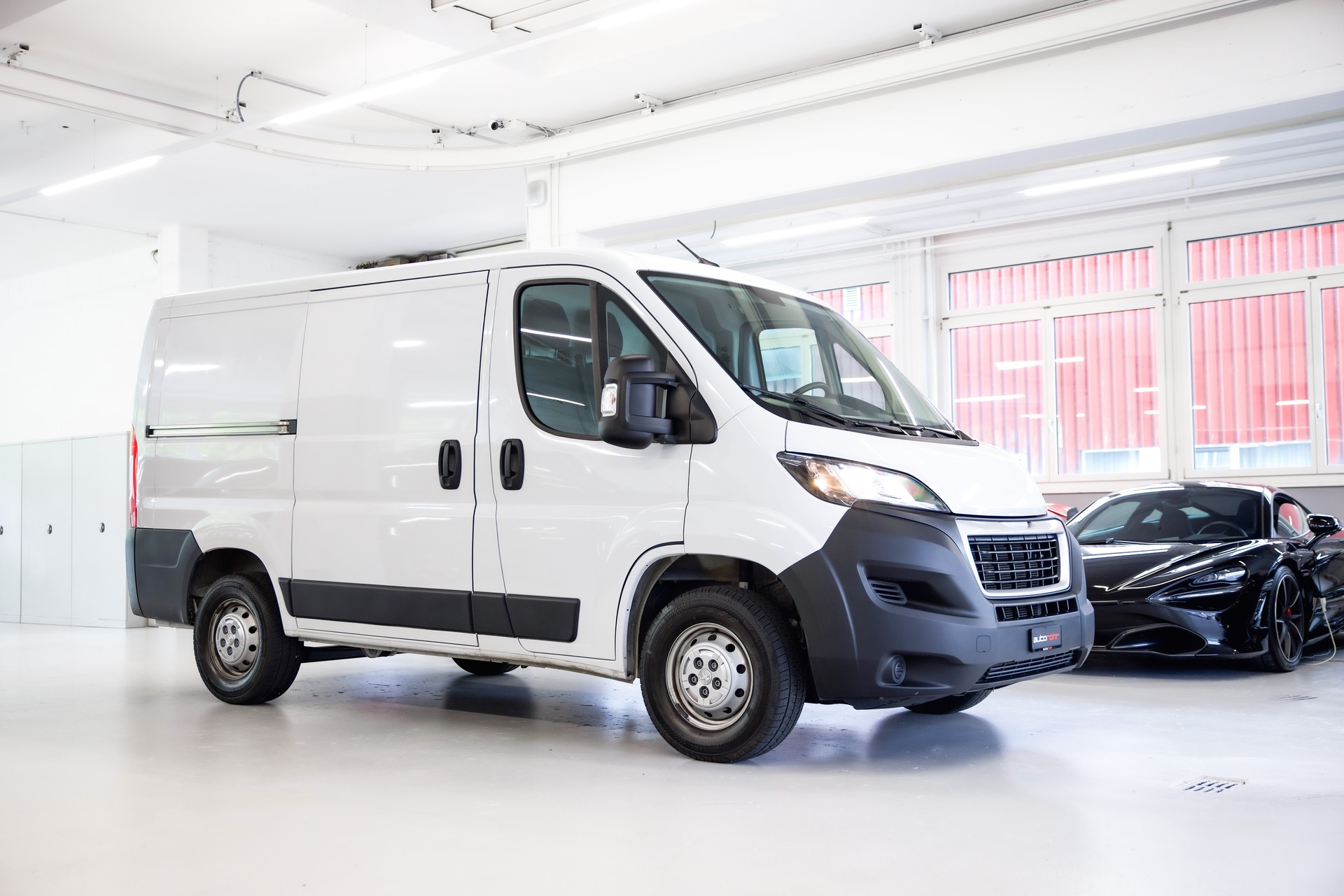 PEUGEOT Boxer 330 L1H1 2.2 BlueHDi 120 S/S-image-0