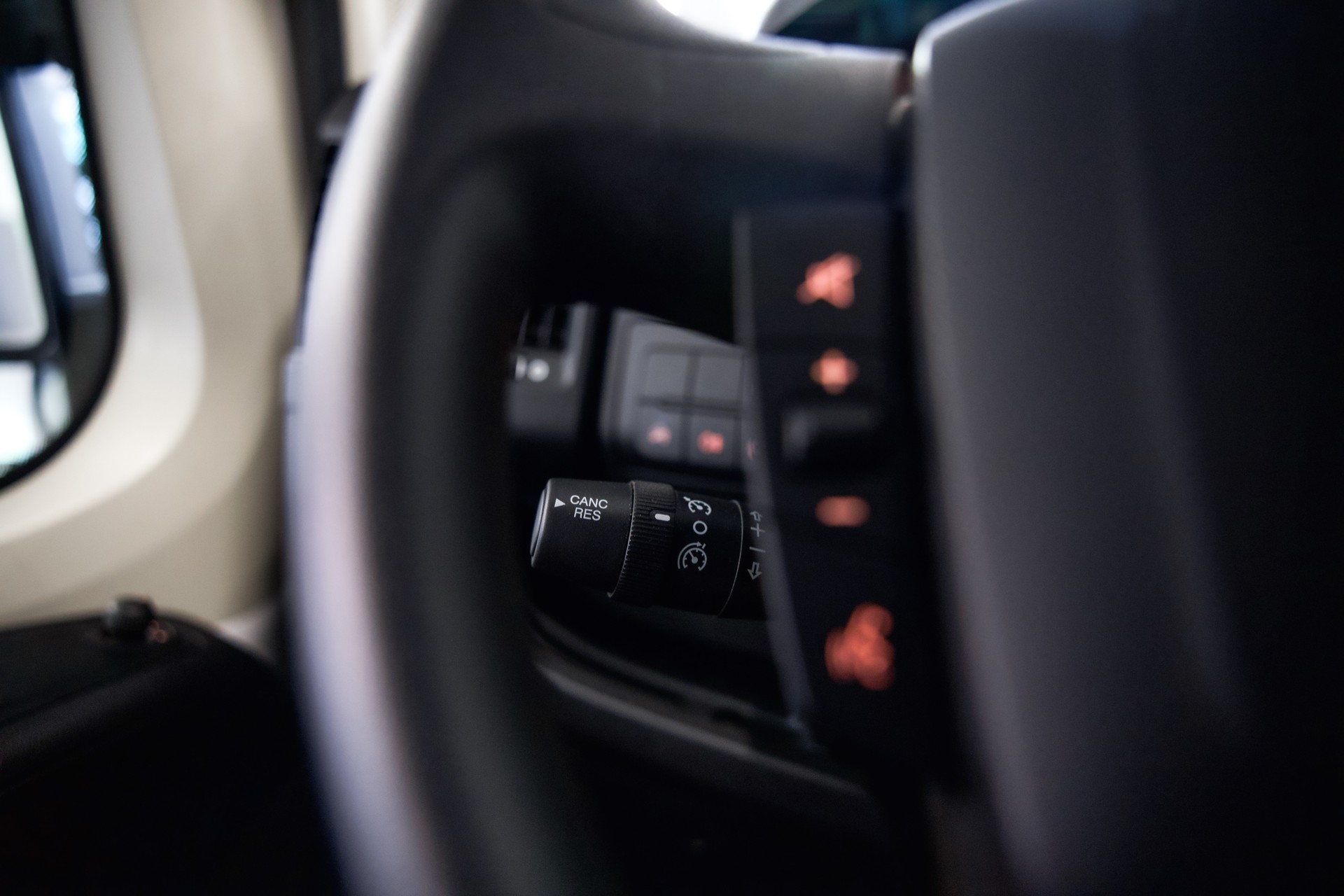 PEUGEOT Boxer 330 L1H1 2.2 BlueHDi 120 S/S-image-26