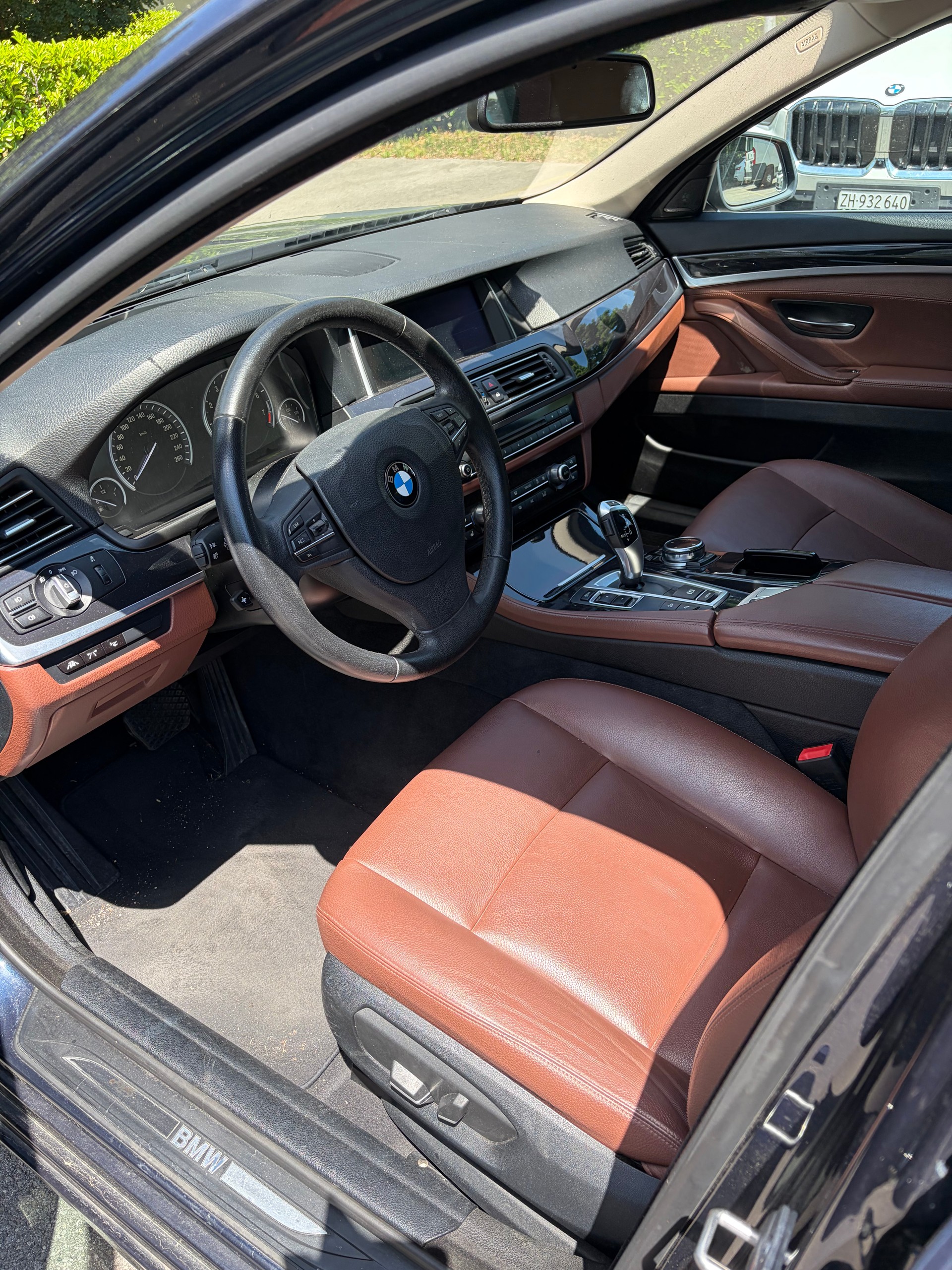 BMW 528i Touring xDrive Luxury Line Steptronic-image-10