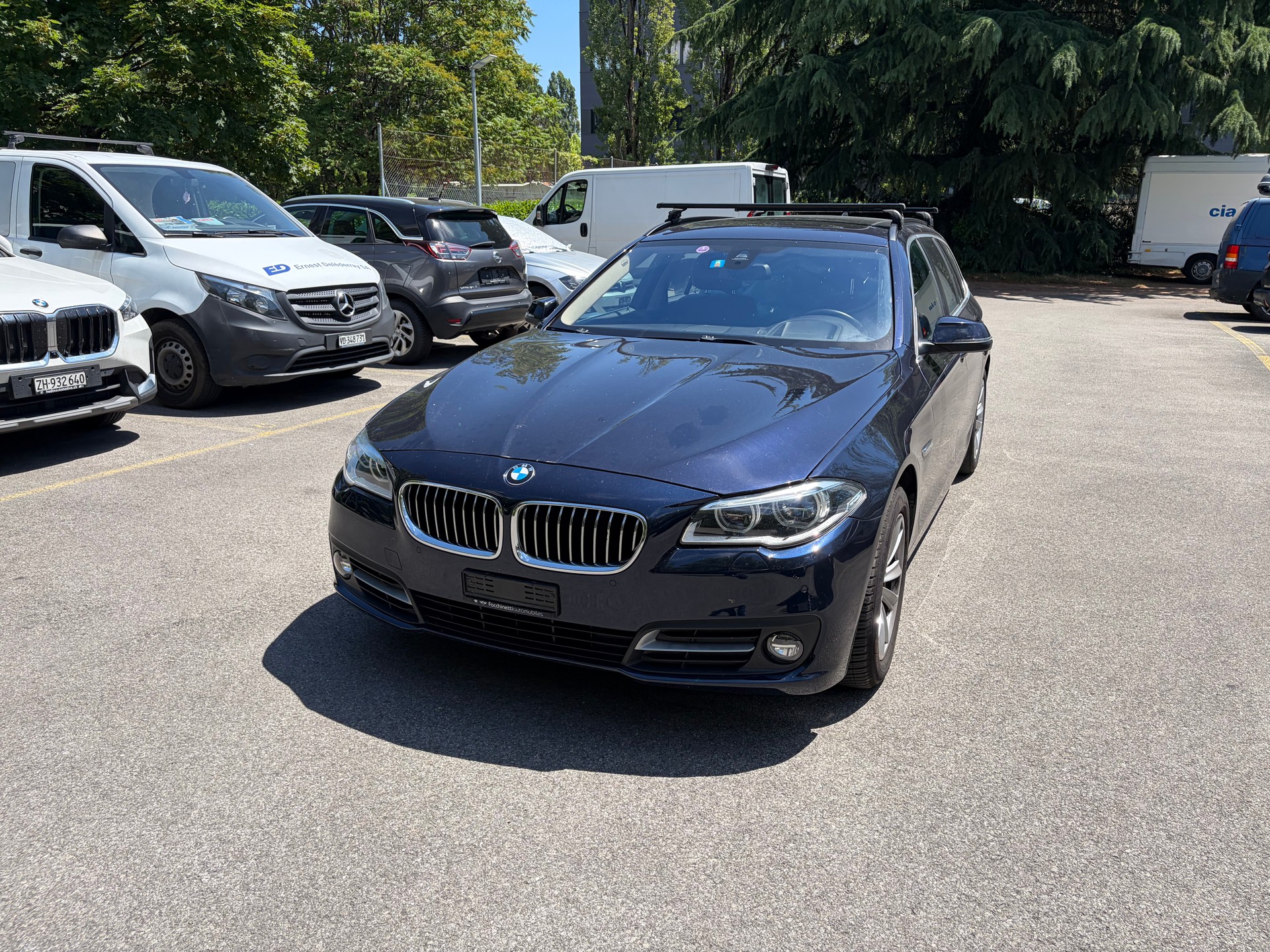 BMW 528i Touring xDrive Luxury Line Steptronic-image-8